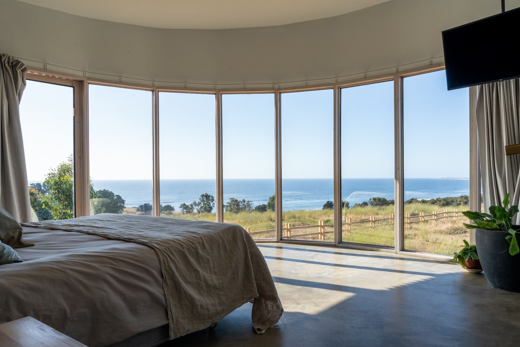Living with the Wind: The Poetic Balance of BLAQ’s Chilean Retreat