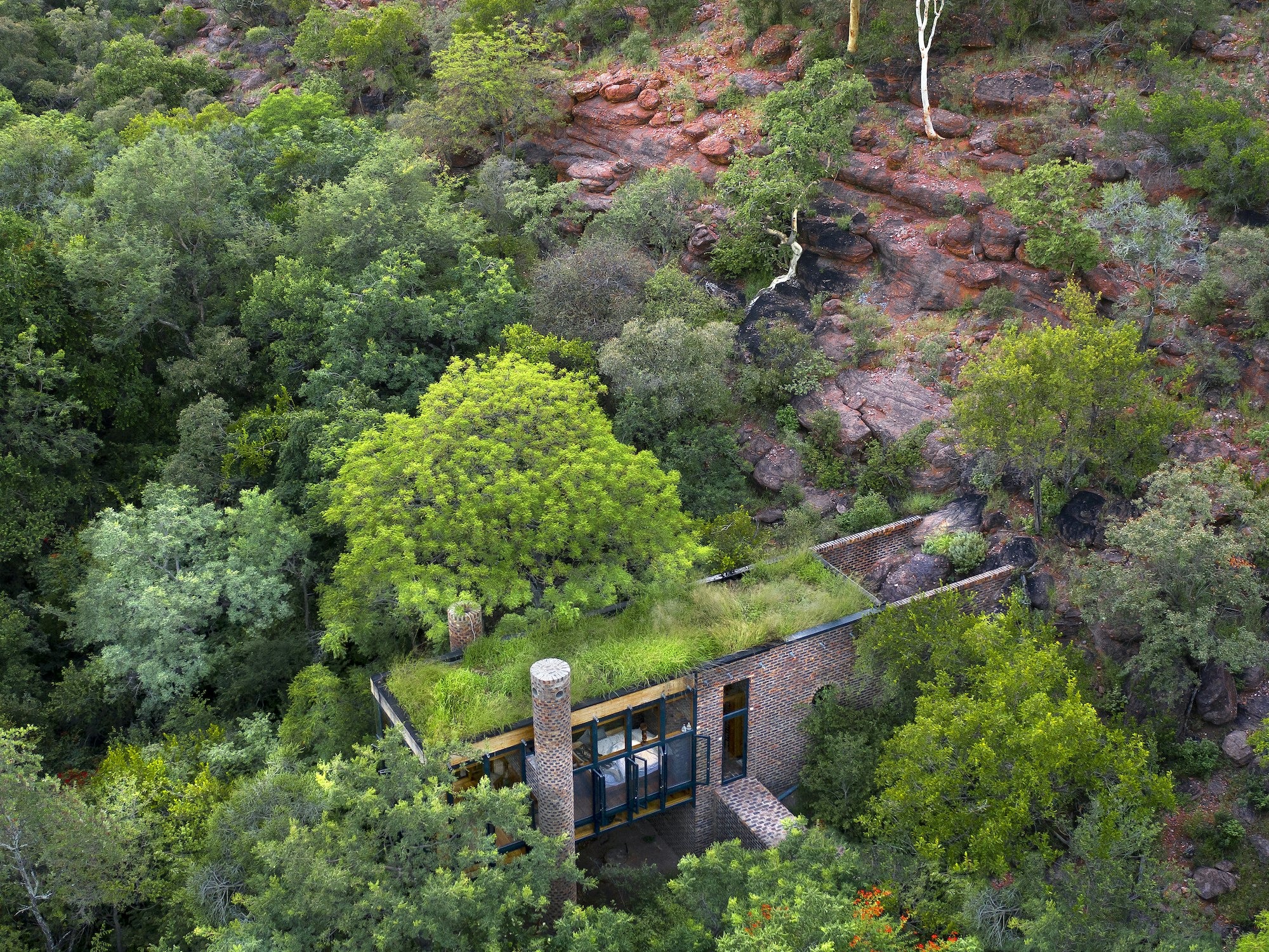 The Elegance of Aerodynamics: House of the Tall Chimneys - Passive Mastery in the South African Bush