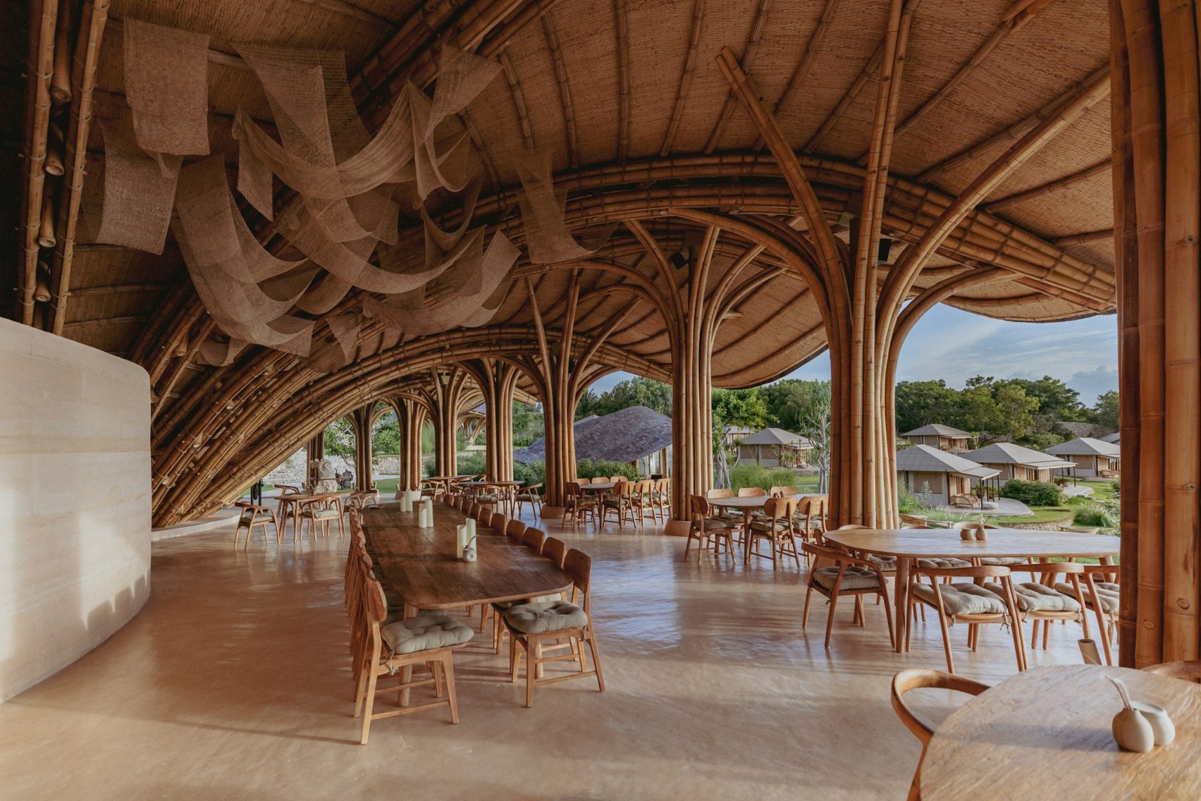 The Living Structure: Pablo Luna’s Intaaya Retreat Dissolves into the Indonesian Landscape
