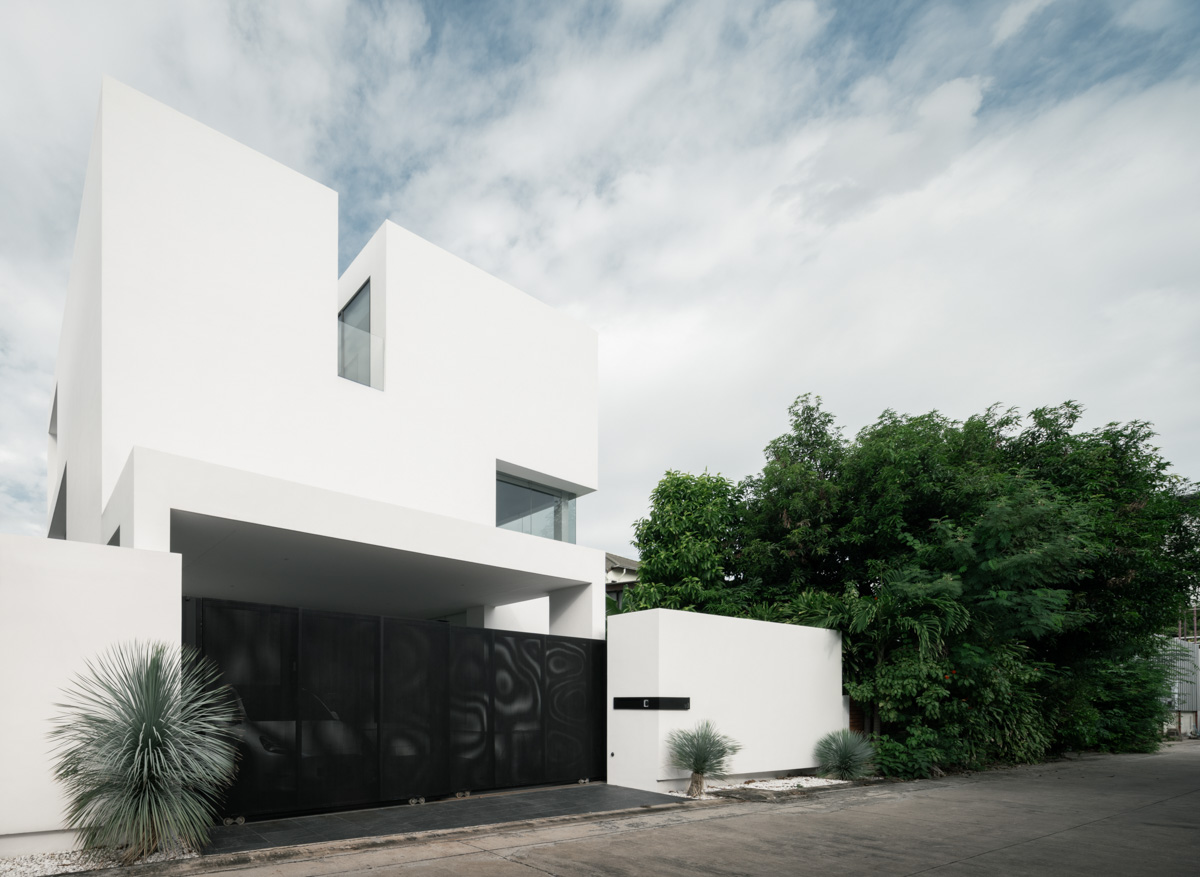 Top Picks - 9 Houses Where Windows Shape The Architecture