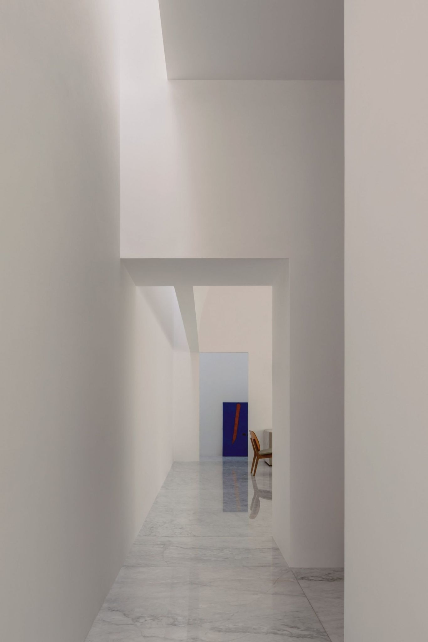 White Home: A Quiet Dialogue Between Privacy, Light and Urban Refuge