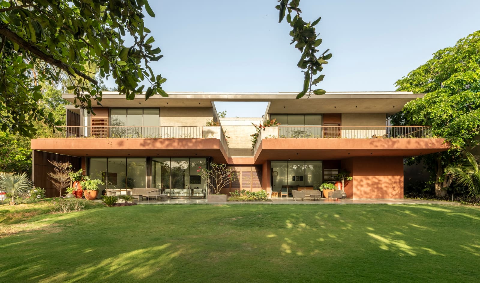 How Traditional Haveli Principles Shape a Modern Family Home in Gujarat