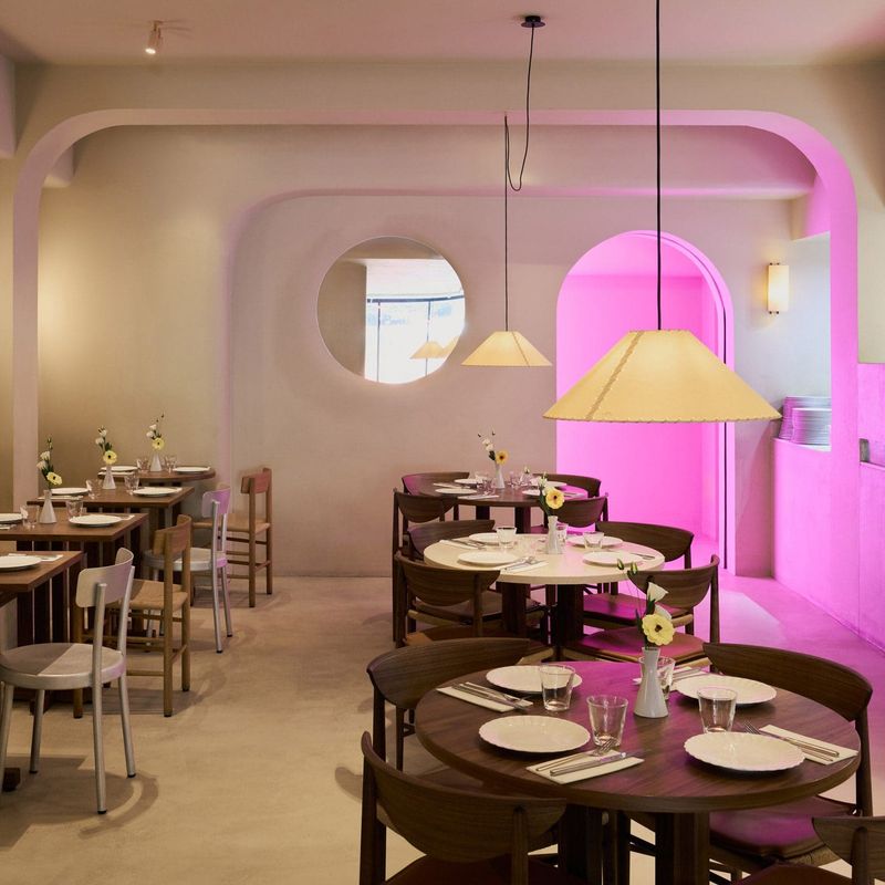 When Architecture Becomes Furniture: A Soho Pizzeria Rethinks the Wall