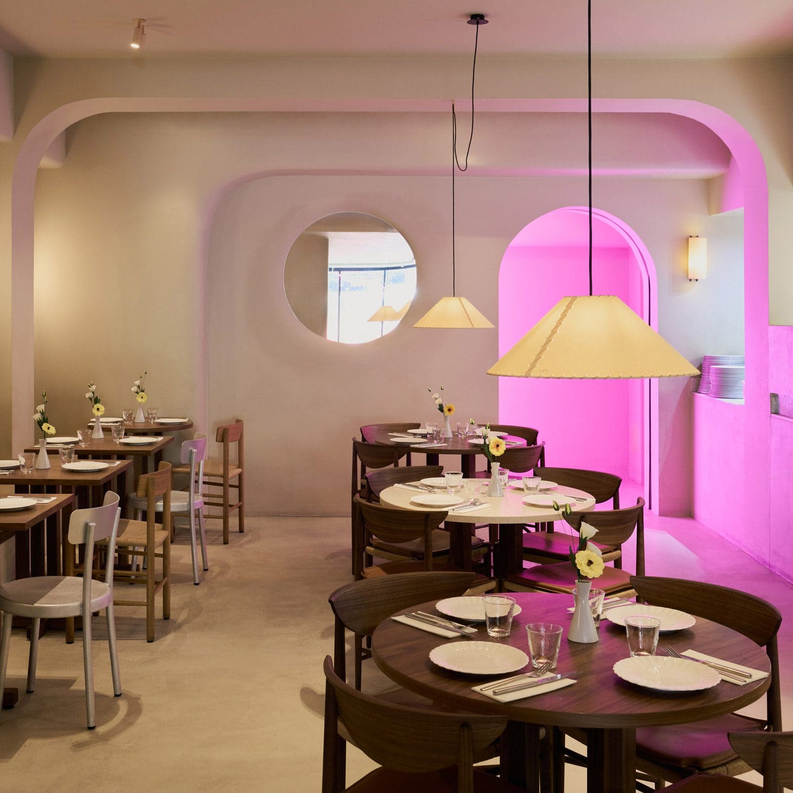 When Architecture Becomes Furniture: A Soho Pizzeria Rethinks the Wall
