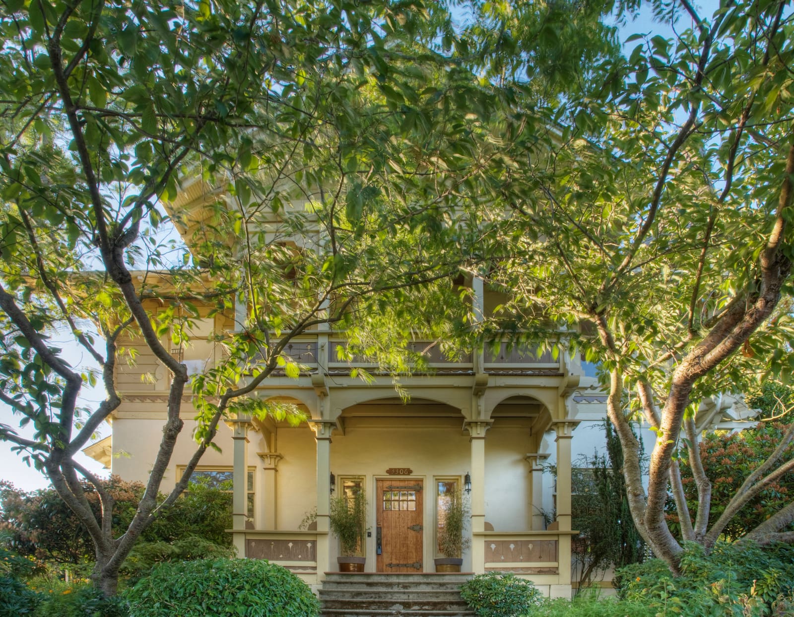 The Threshold Dilemma: Rethinking Front Porch Design Beyond Curb Appeal
