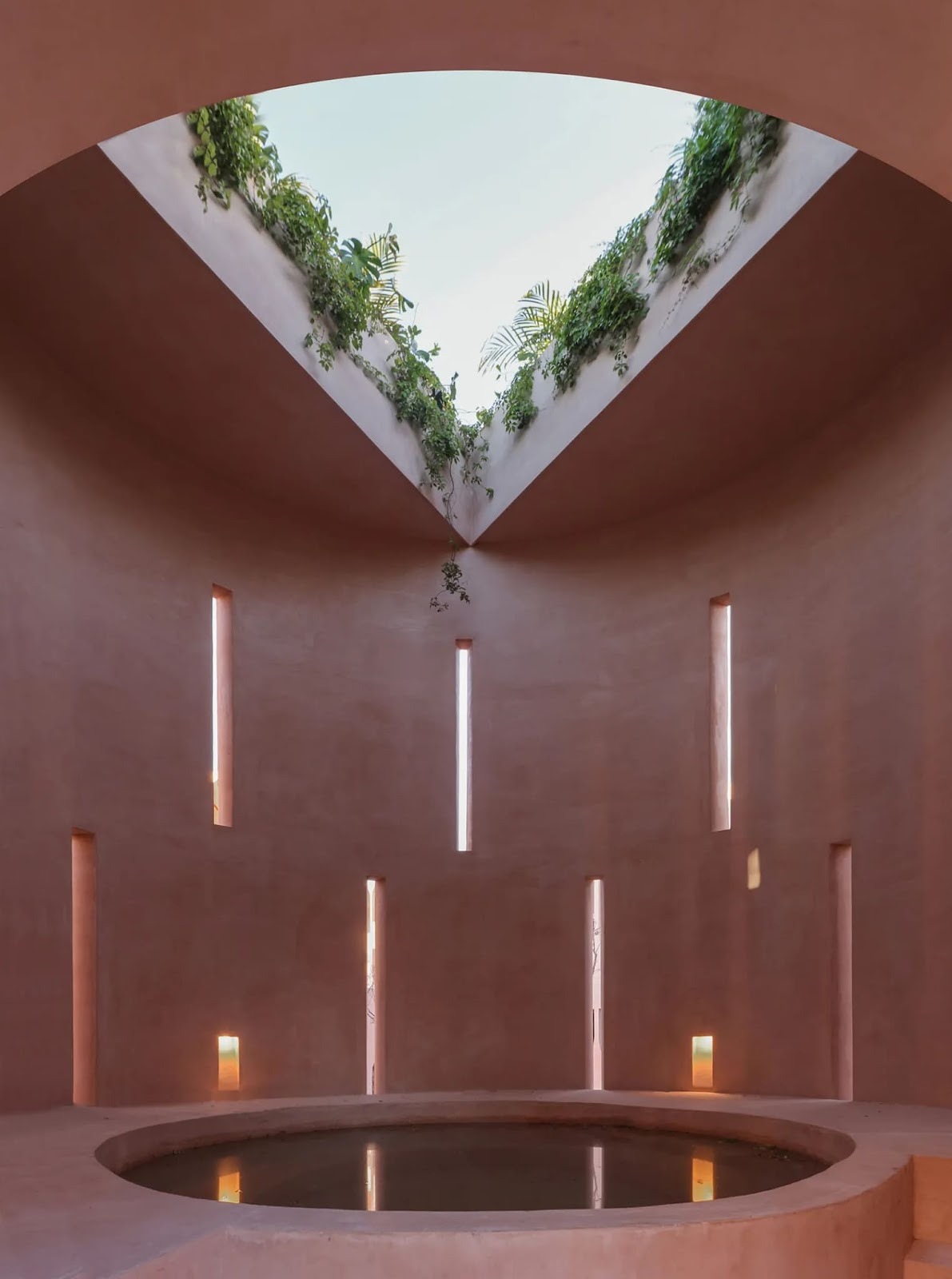 A Vertical Interpretation of Community in the Tropical City