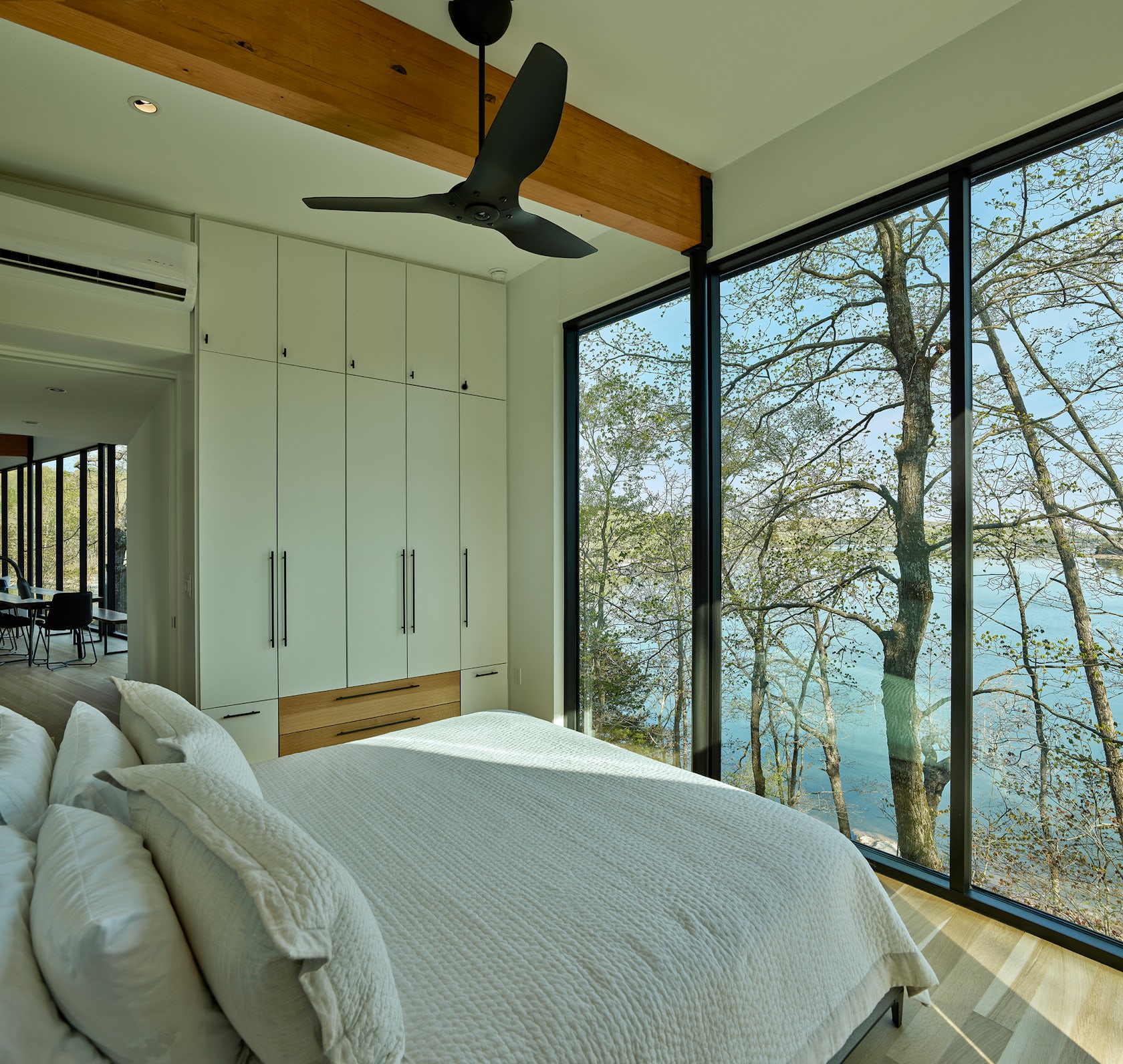 Modus Studio’s Grist Mill Cabin Blends Deconstructed Lakehouse Design With The Natural Hillside Of Beaver Lake