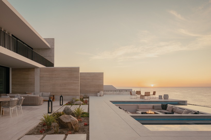 Casa del Este by JVL Arquitectos: An Earthbound Symphony of Silence and Light