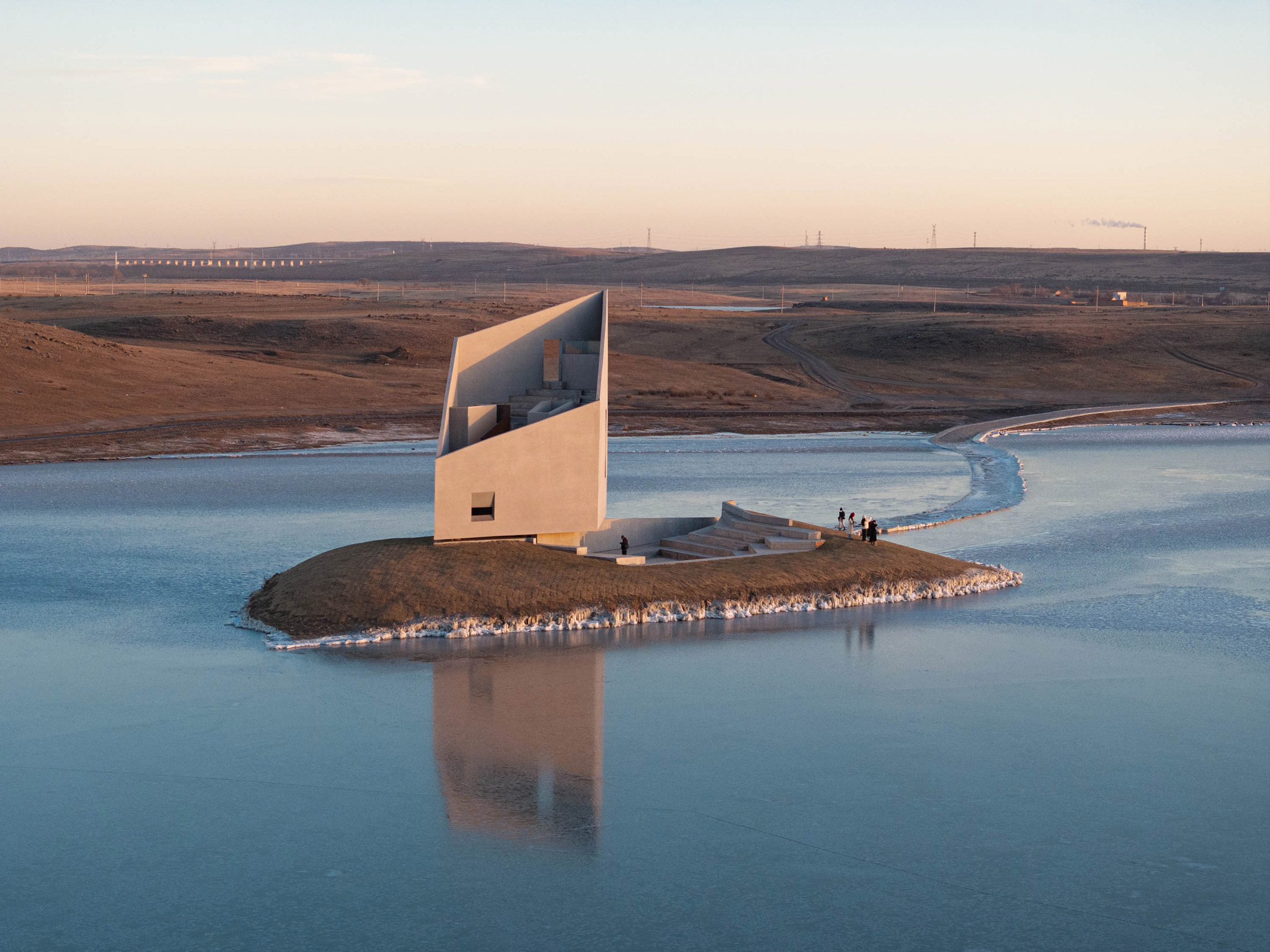 Prairie Ark: The UFO On The Grasslands That Reimagines Architecture As Landscape