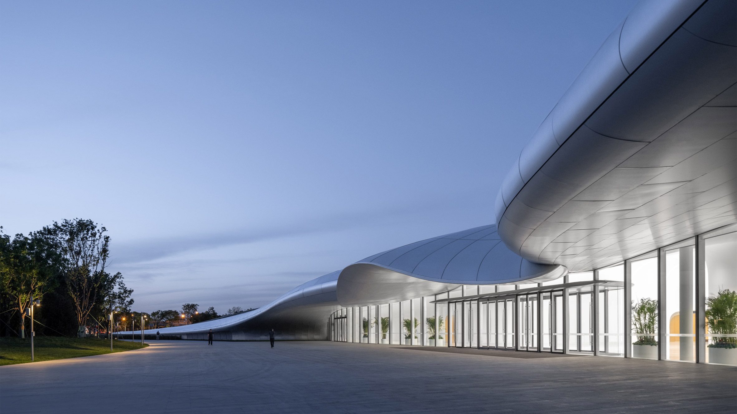 Soft Architecture: Curves, Draped Forms, And Gentle Geometry