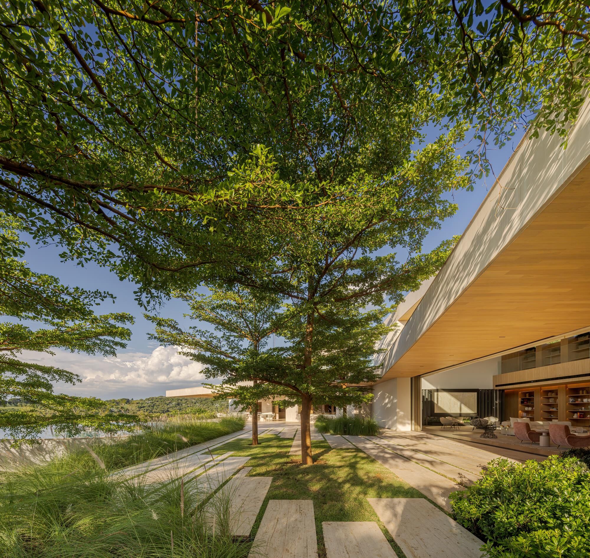 A House That Unfolds Like Wings: Inside Casa da Baro’s Spatial Narrative