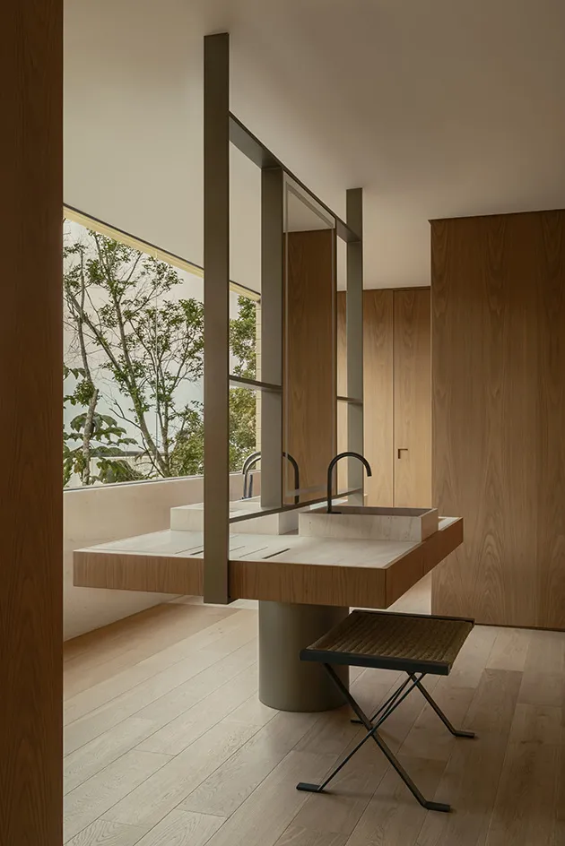 Bravissima House: A Tropical Modernism Framed By Light And Landscape