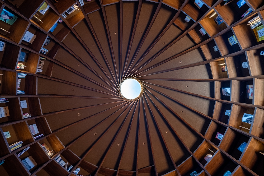Library in the Earth: A Sanctuary for Farmers and Dreamers Alike