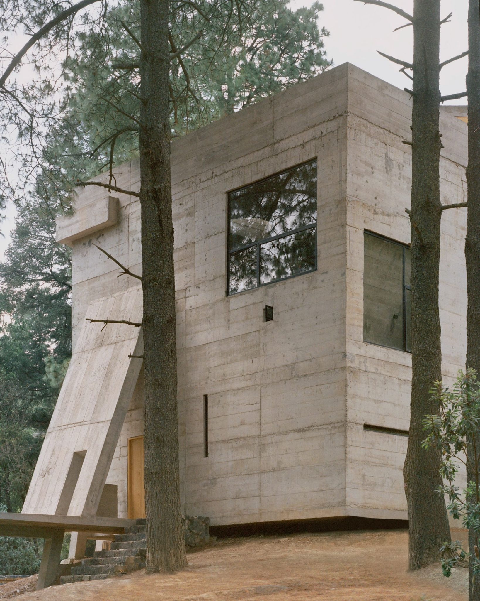 Casa Alférez: A Brutalist Refuge in the Pines Forged for Silence and Shelter