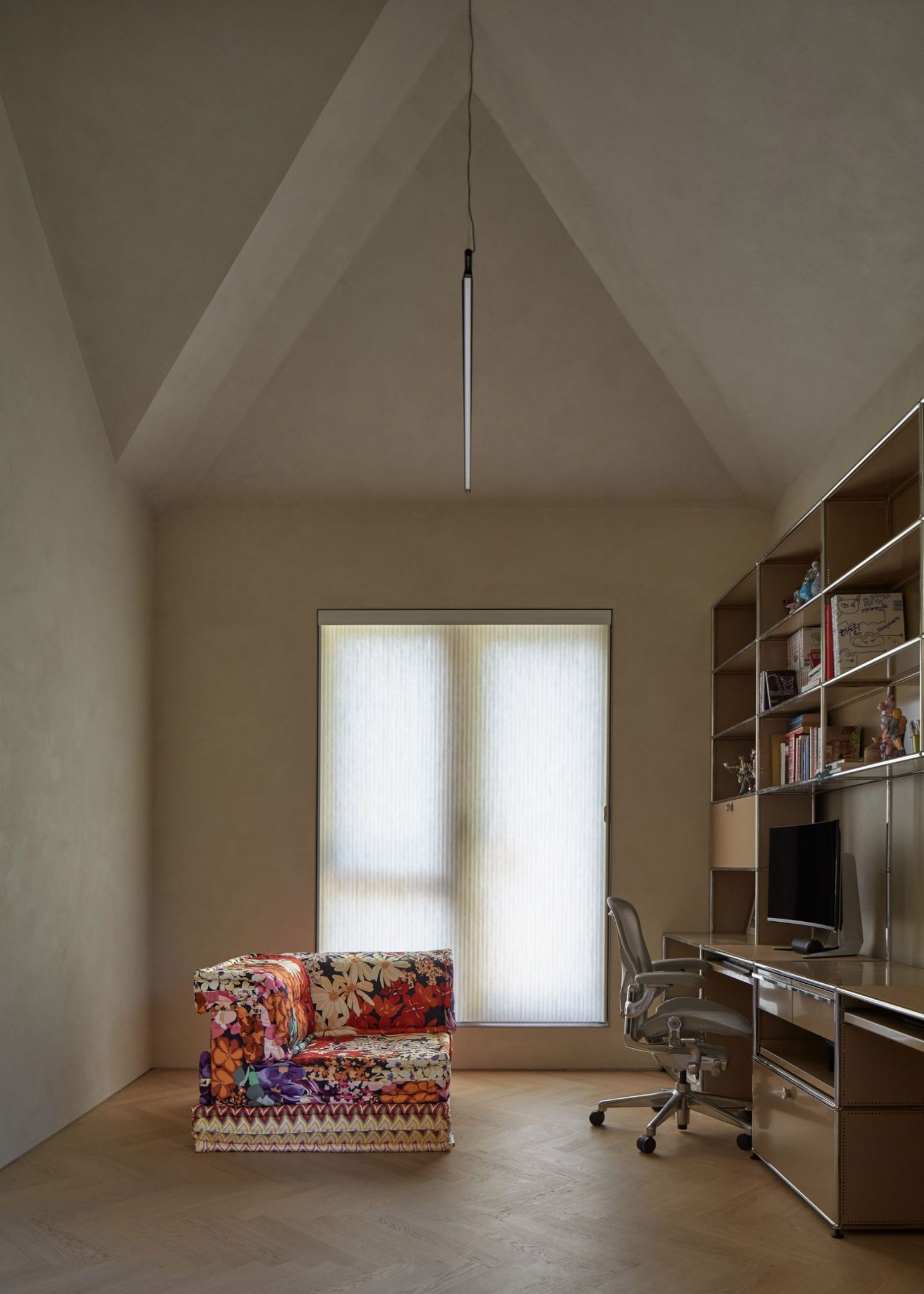 Fog Architecture Shapes a Quiet Domestic Landscape in Shanghai’s Xijiao Residence