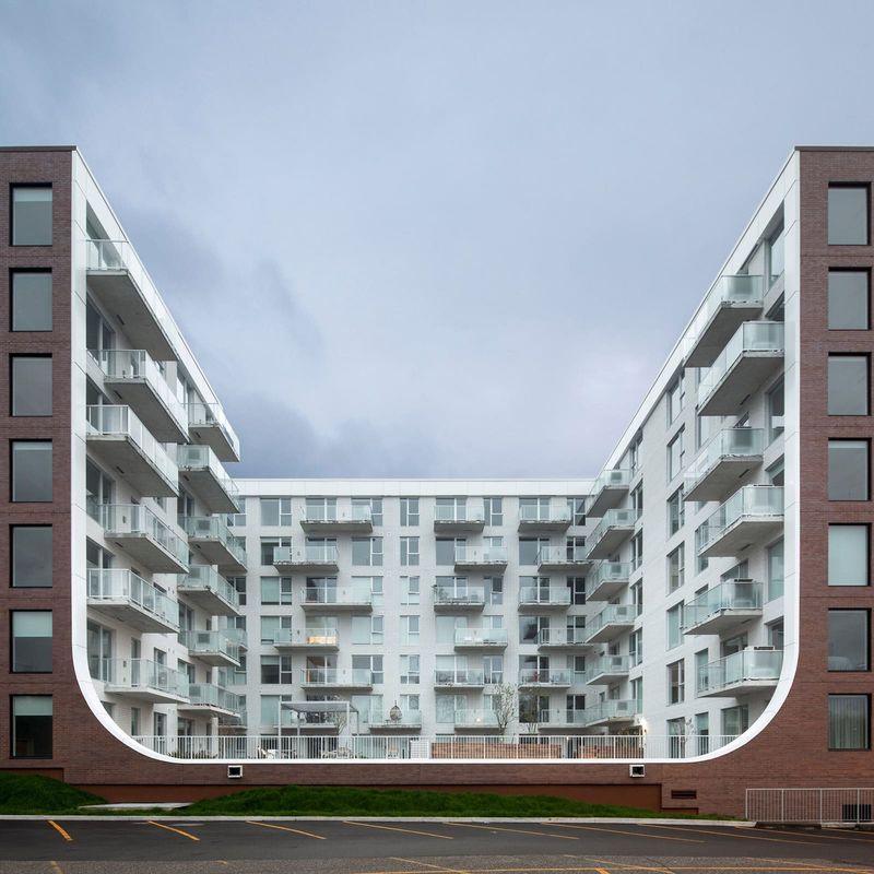 The Optical Architecture of Mellem Manoir-des-Trembles