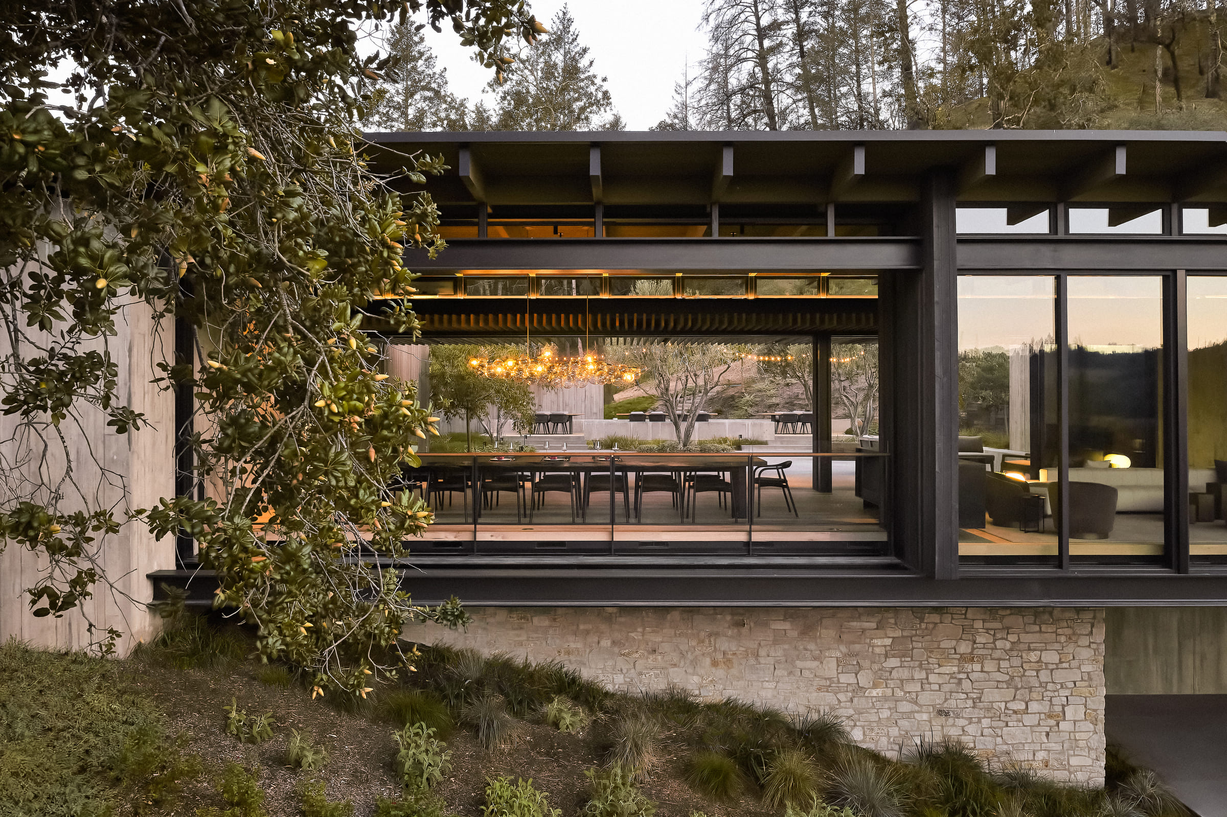 Bridging the Divide: The Trestle Residence by Aidlin Darling Design Defies Gravity in Northern California