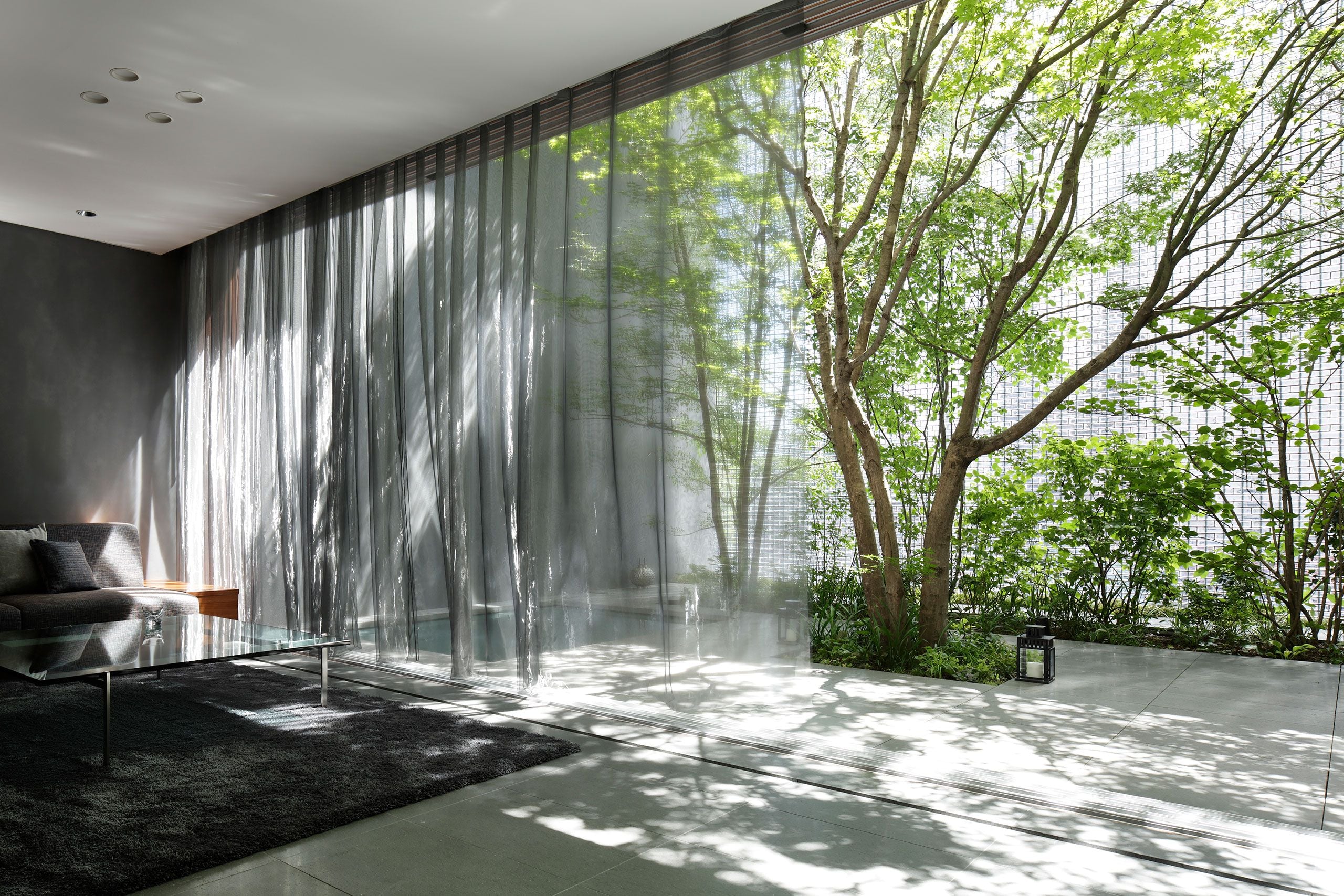 Hiroshima’s Hidden Jewel: How 6,000 Glass Blocks Redefine Urban Living