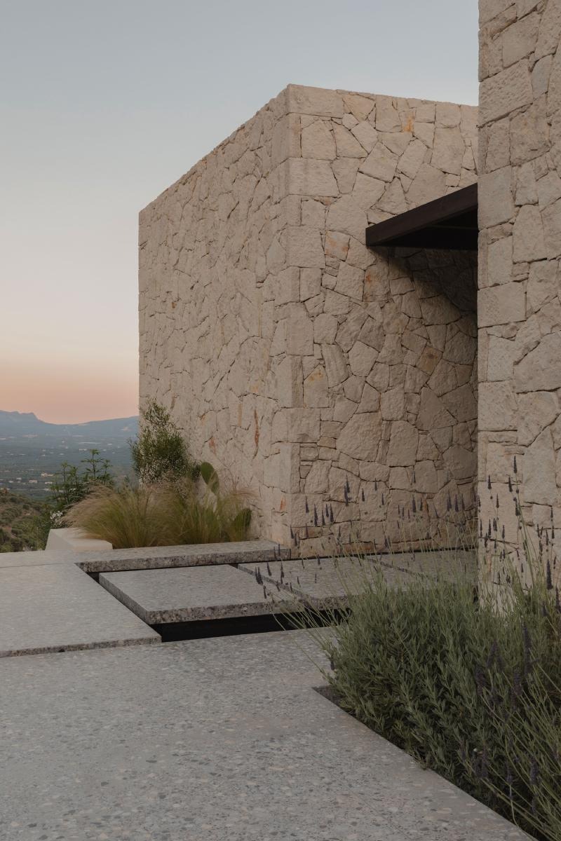 Sculpting the Ridge: Block722 Weaves "O Lofos" into the Cretan Horizon