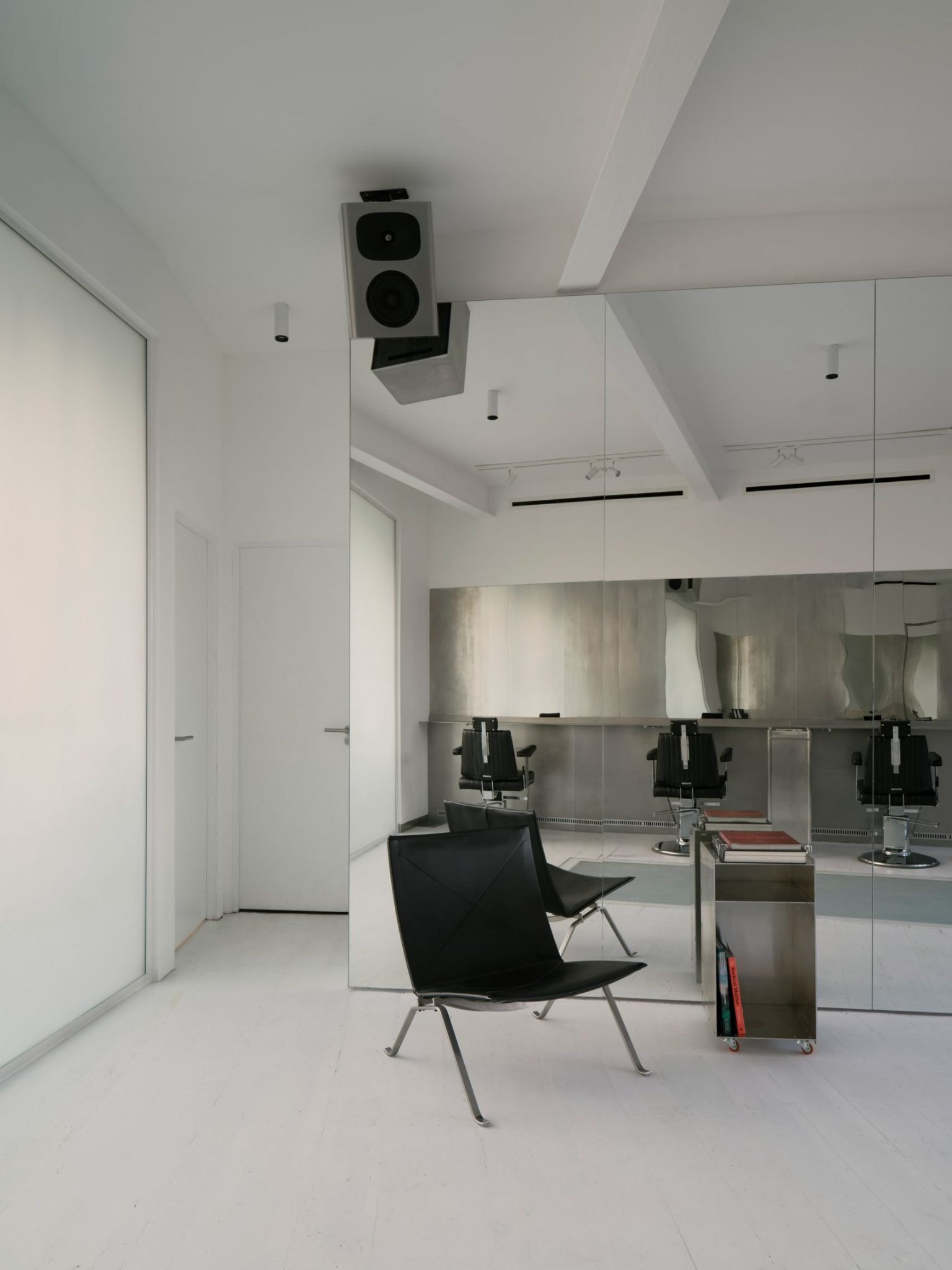 Crystallized History: Unknown Works Transmutes a Victorian Storehouse into a Futuristic Salt Salon