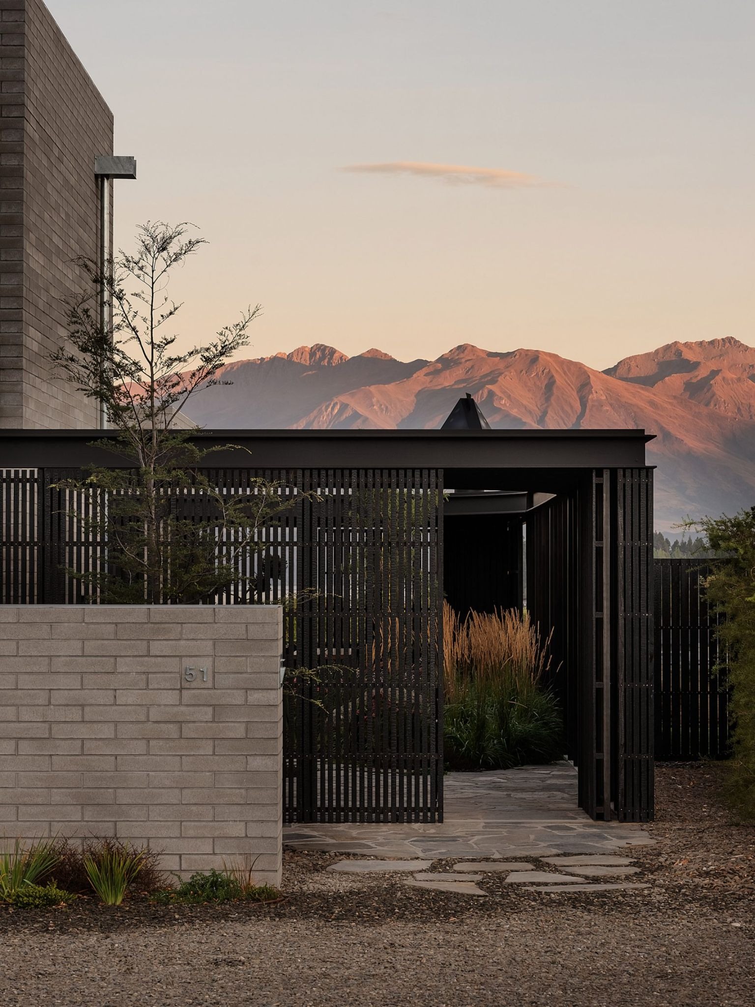 Ski House by Roberts Gray Architects: A Precision-Built Refuge in New Zealand's Alpine Terrain