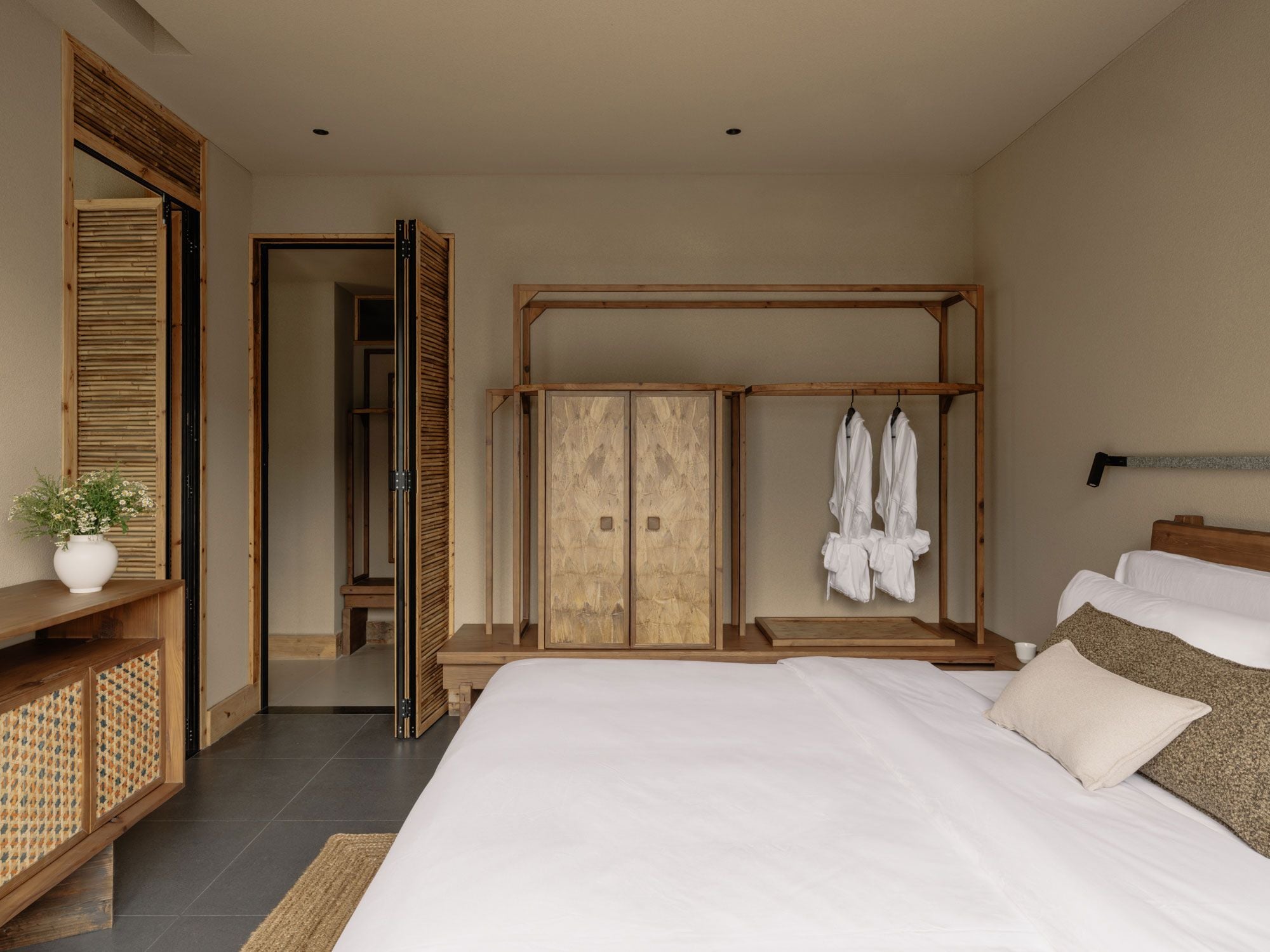 Where Mountains Meet Craft: Cloudhaus Hotel And The Art Of Quiet Hospitality
