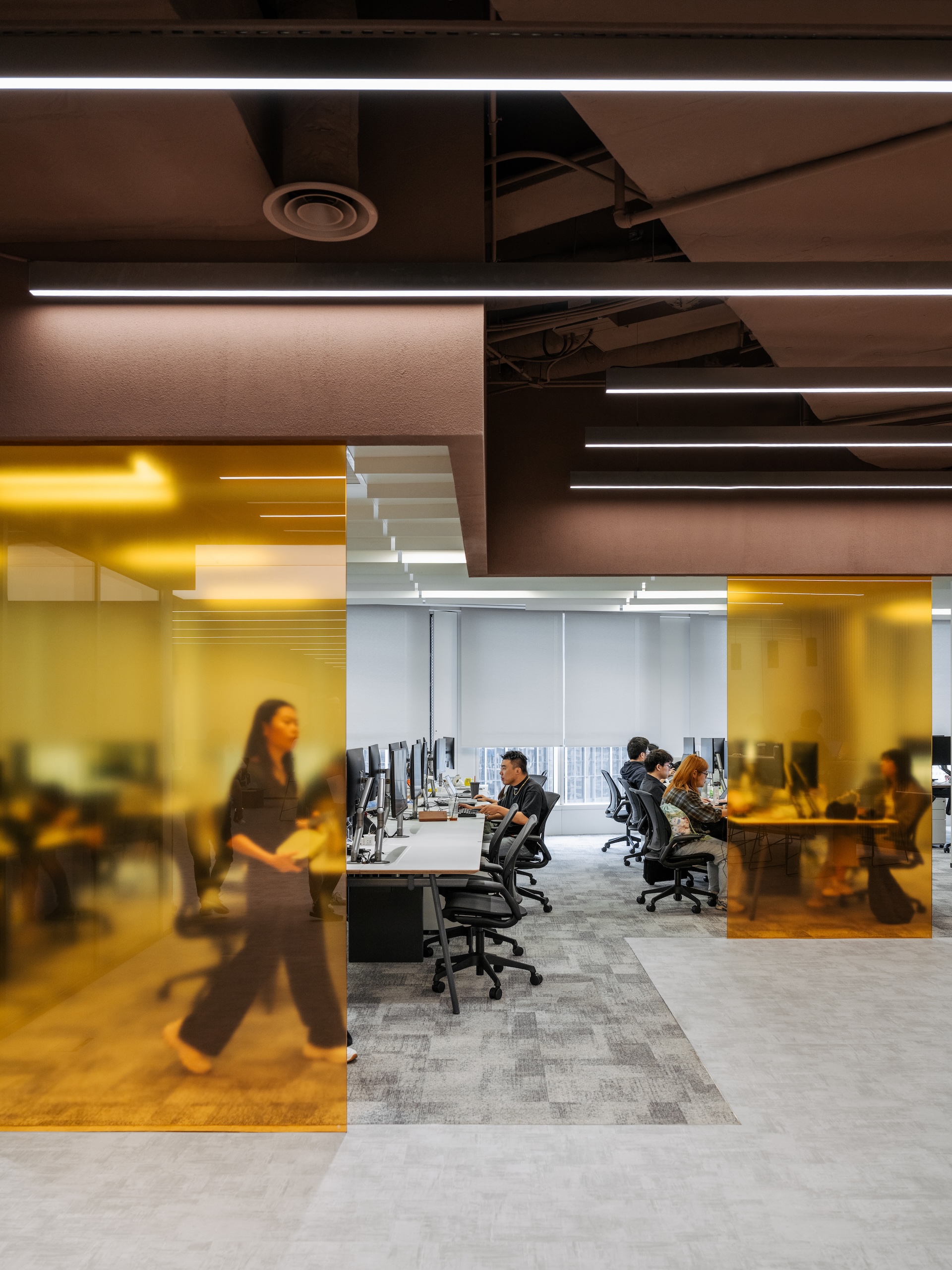 Publicis Shanghai: An Open-plan Office Borrowing From Courtyard Typology