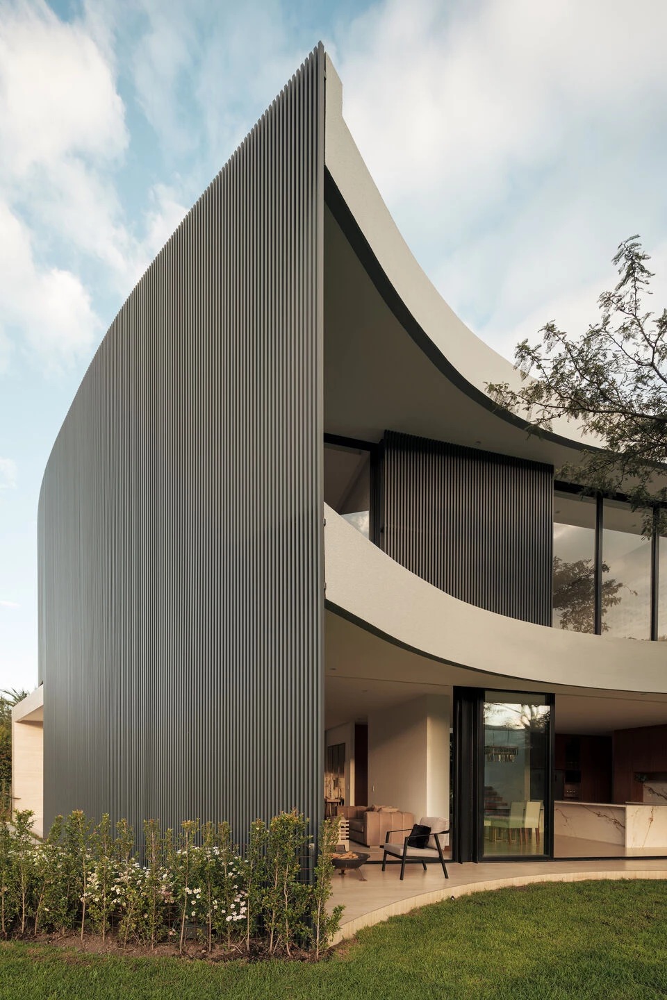 Built from the Inside Out: Casa Riba Uses a Central Tree to Frame the Andean Horizon
