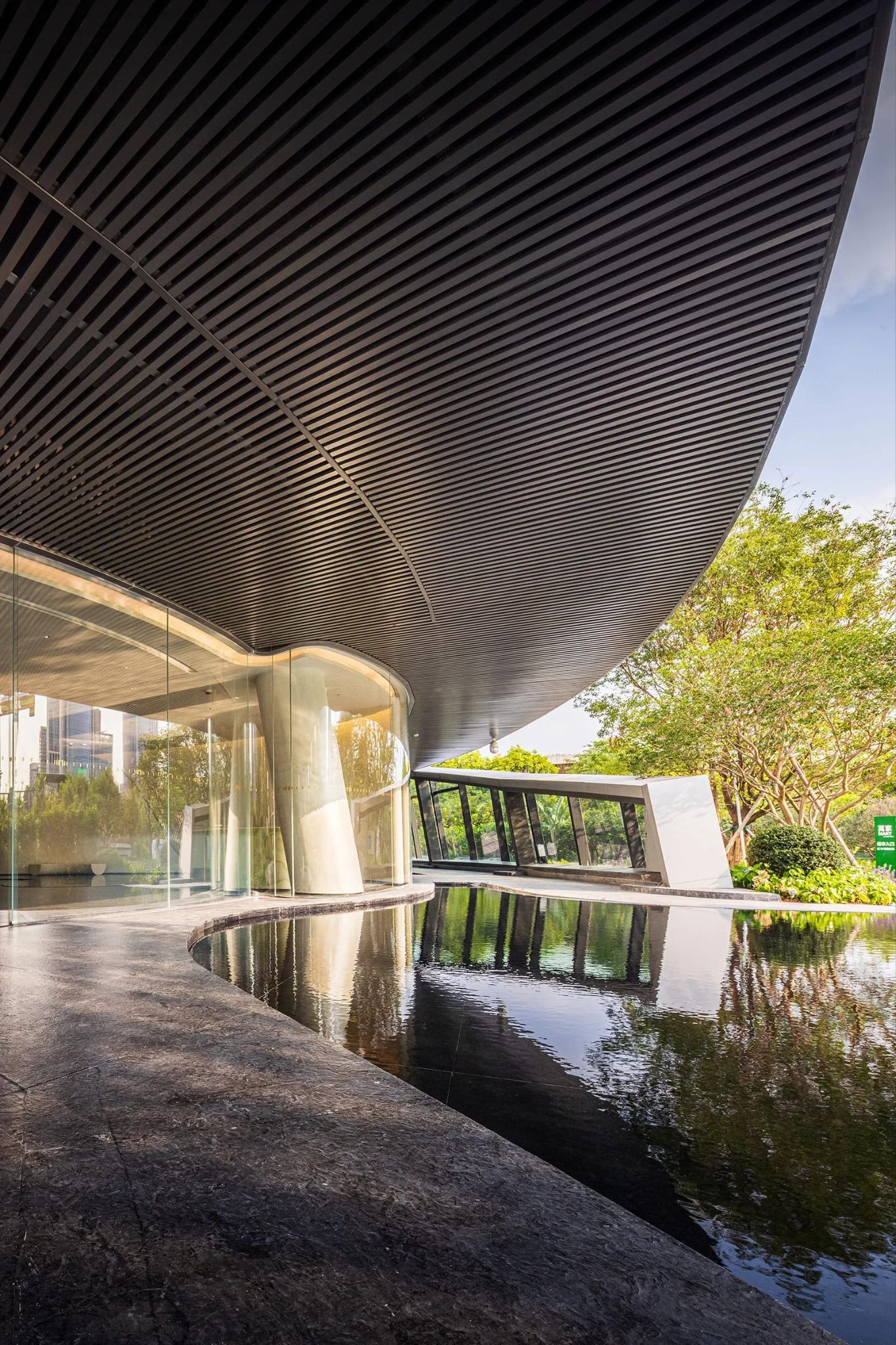 Liquid Geometry: YAG and Metropolitan Design Anchor the Spirit of Spring in Qianhai