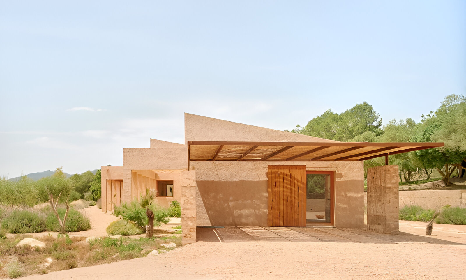 Ca’n Gallineta House: Reinterpreting Majorcan Rural Architecture in Manacor