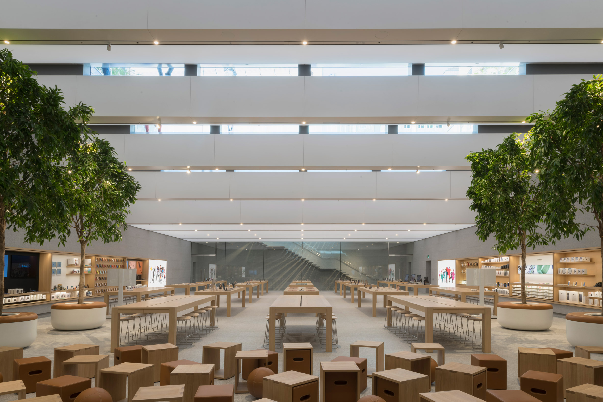 Experiments In Light: How Apple’s Stores Turn Minimalism Into A High-tech Cathedral Experience