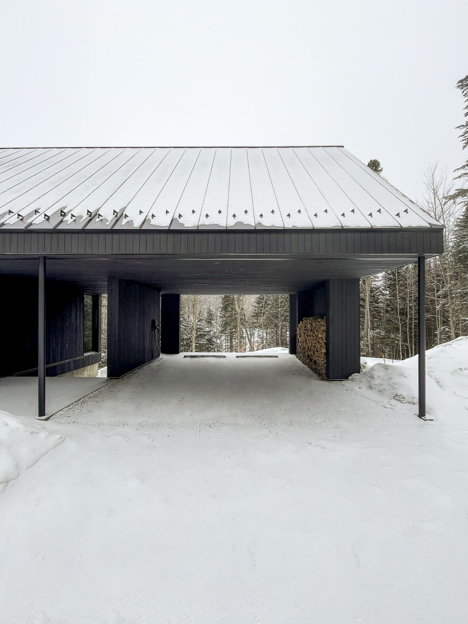 DKA Architects Composes a Rhythmic Sanctuary at Lac-Rougeaud