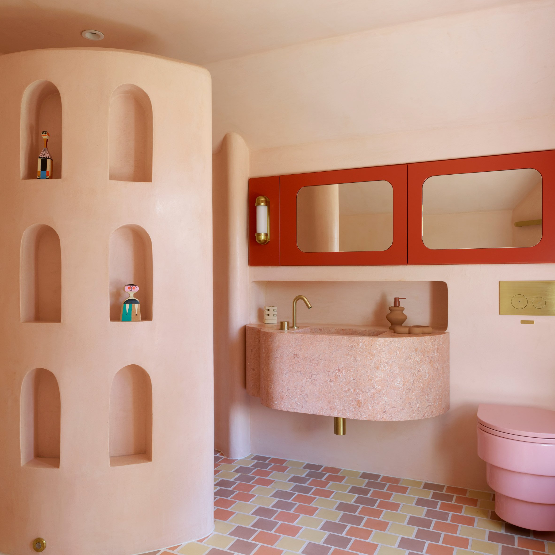Top Picks - 8 Bathrooms Radiating Hot-tone Elegance