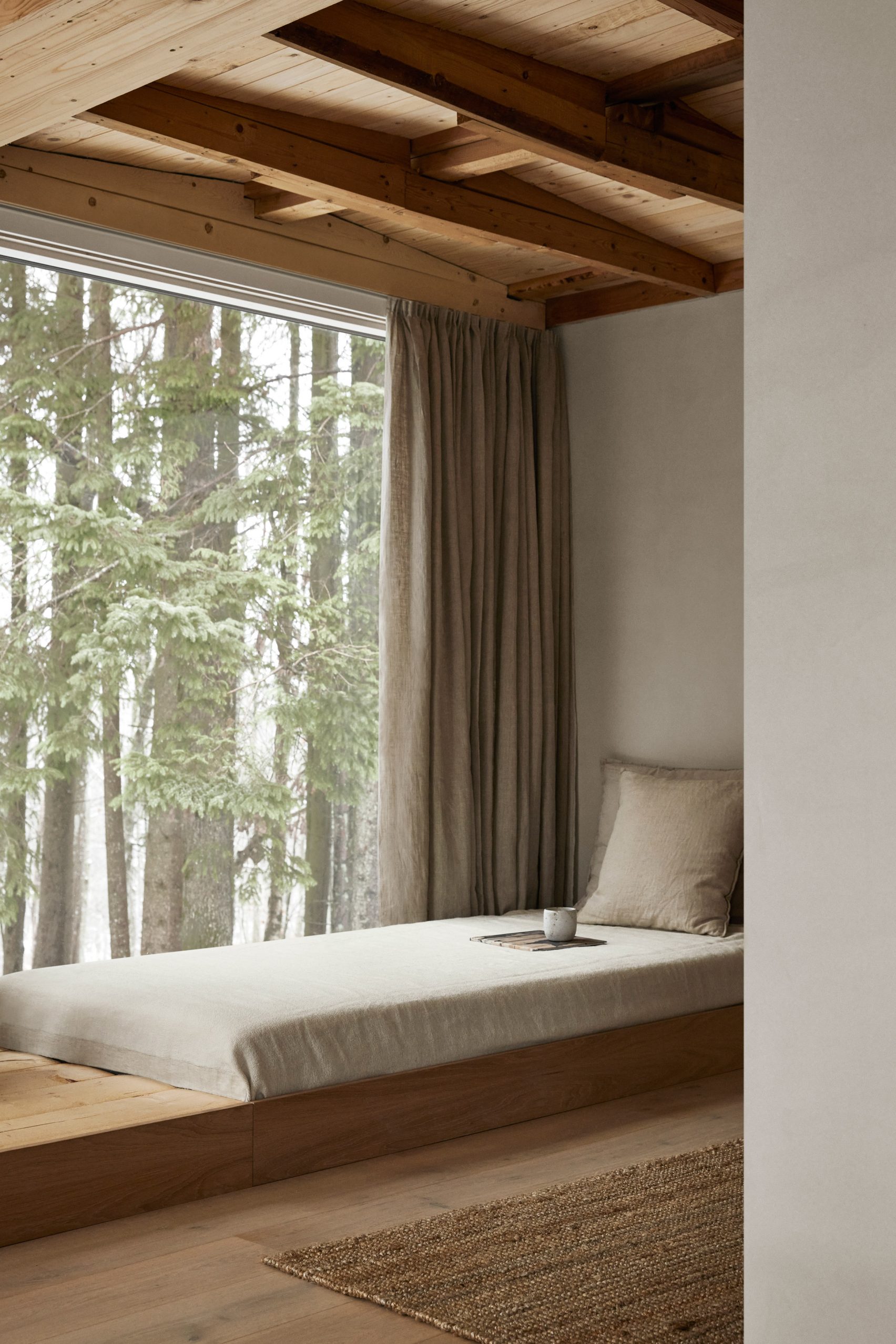 Top Picks - 7 Homes Where The Bed Is Part Of The Architecture