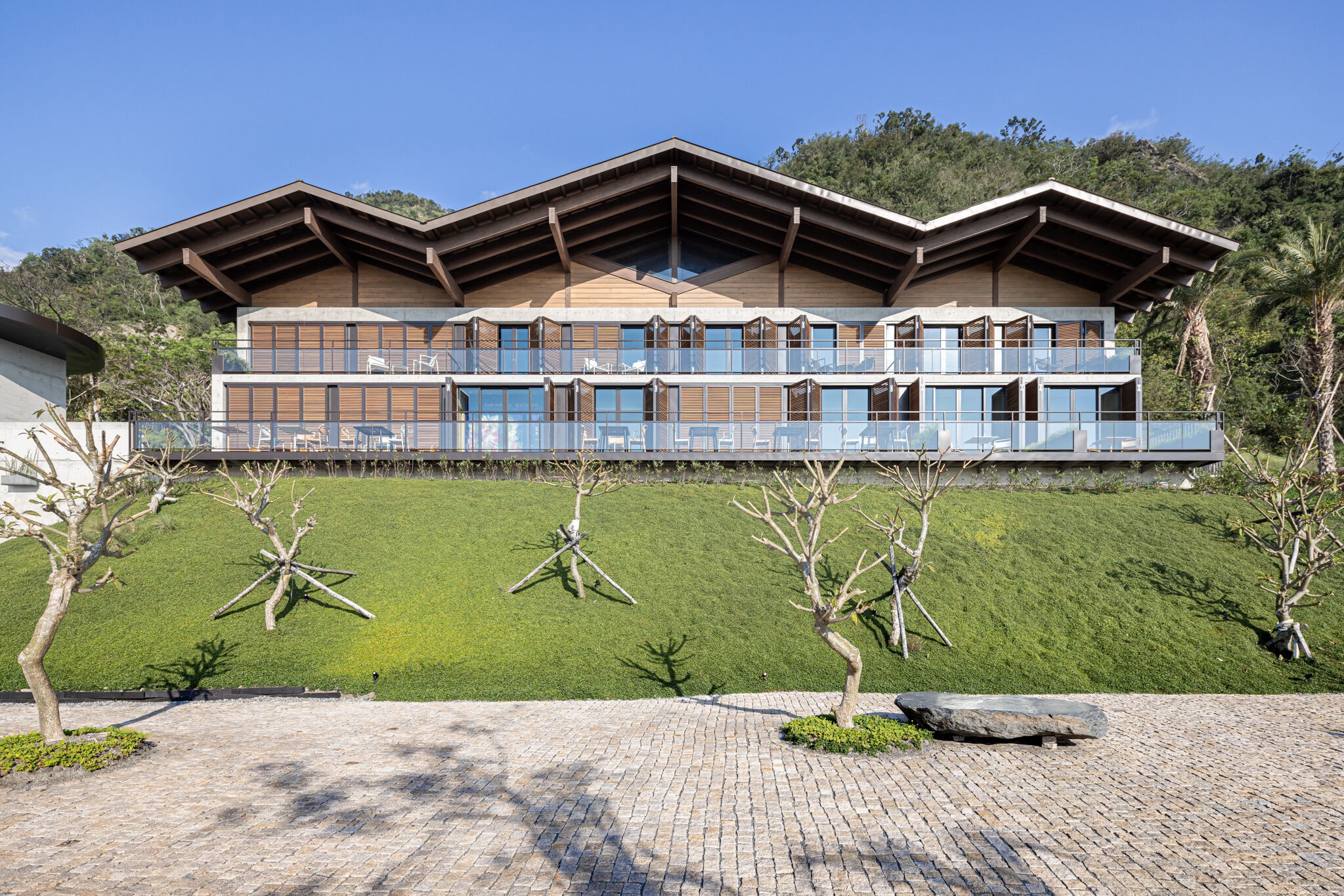 Behet Bondzio Lin Architekten Sculpt a Monolith for Art on the Taitung Coast