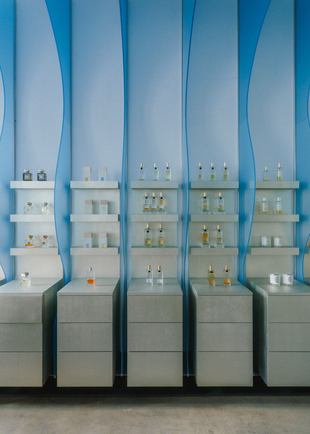 The Scented Architecture: Impressium at Mysia 3, A Masterpiece of Industrial Minimalism