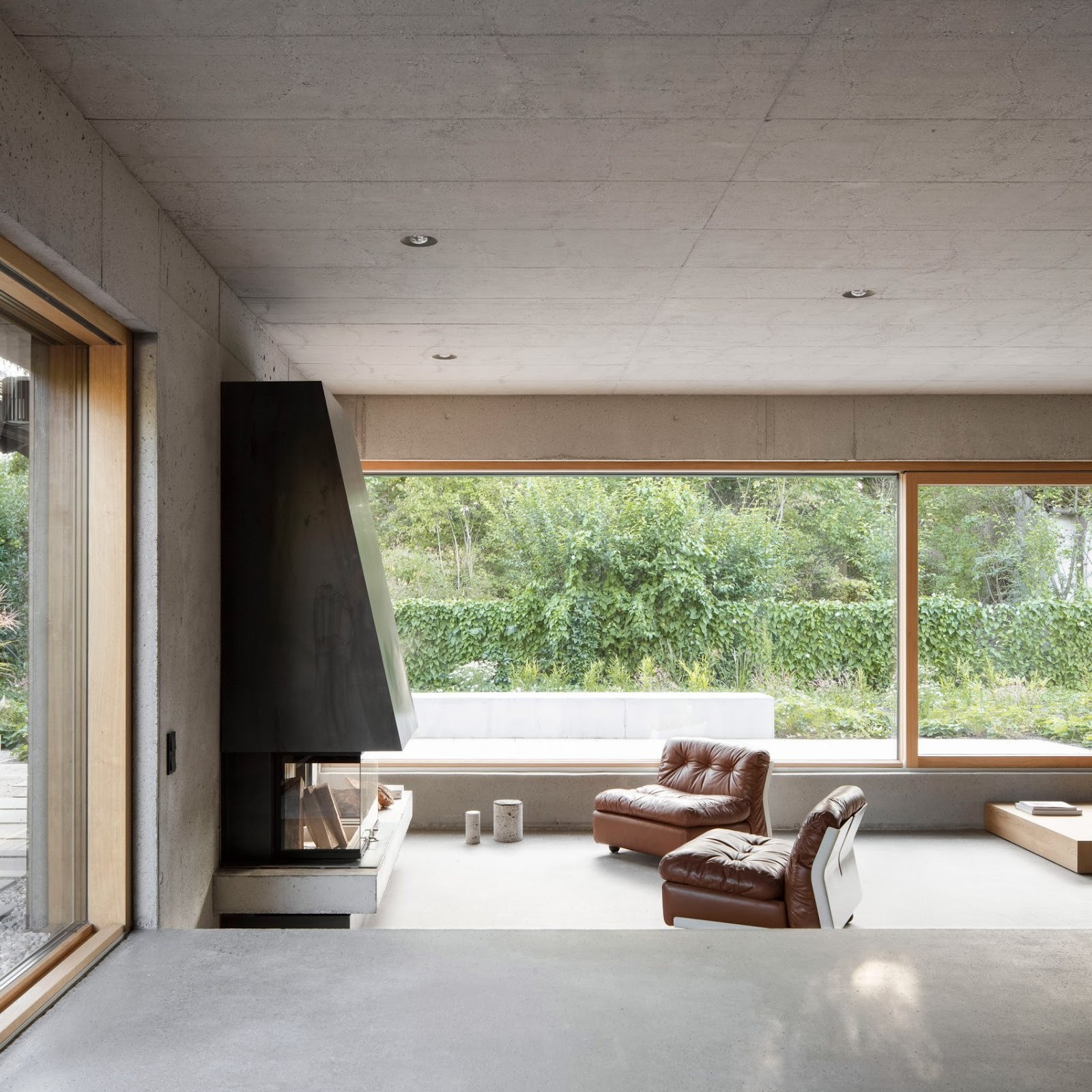 Houses With One Pillar: Buero Wagner Reimagines Residential Balance in Germany