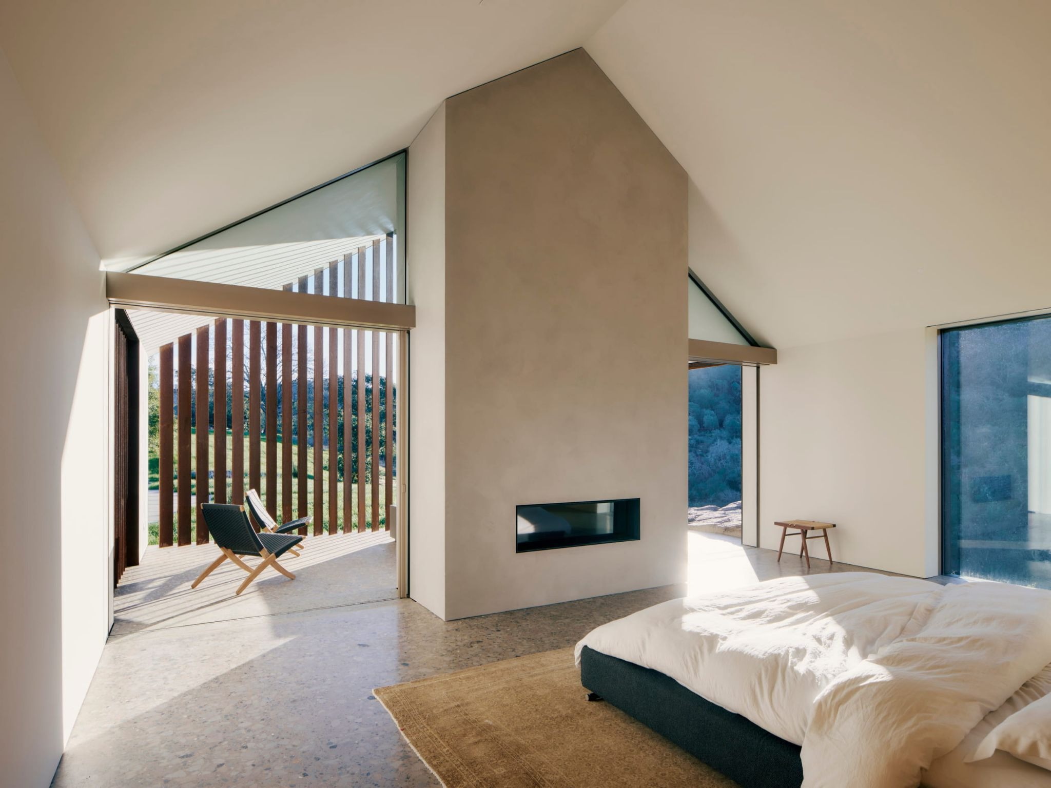 The Architecture of Erasure: Edmonds + Lee Curates a State of 'Amnesia' in Napa Valley