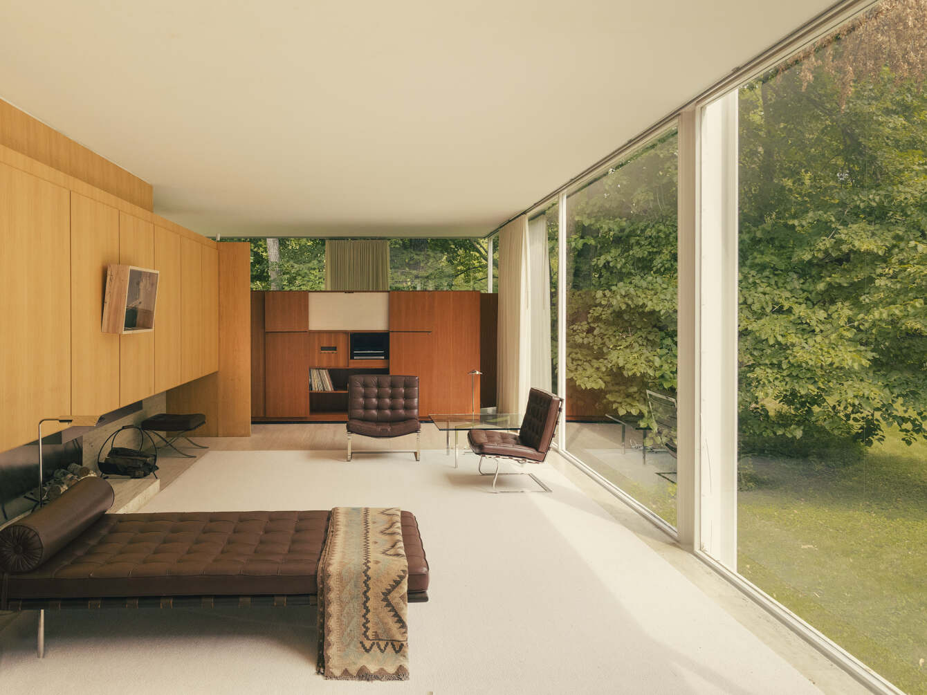 Design Inspo - Minimalism: Beyond Aesthetic, Toward Experience