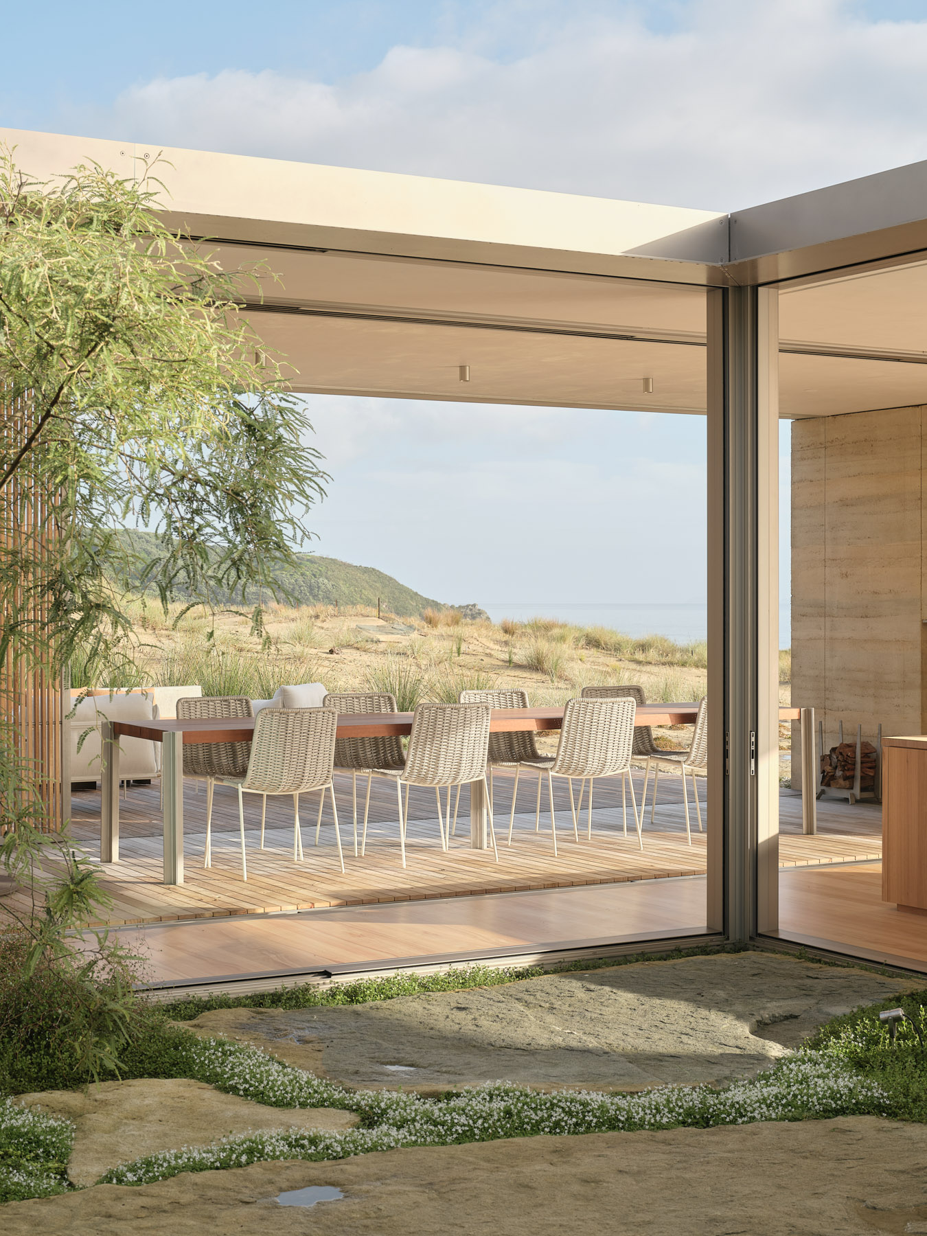 A House Between Horizons: Framing Light, Landscape, And Life Through Dual Courtyards