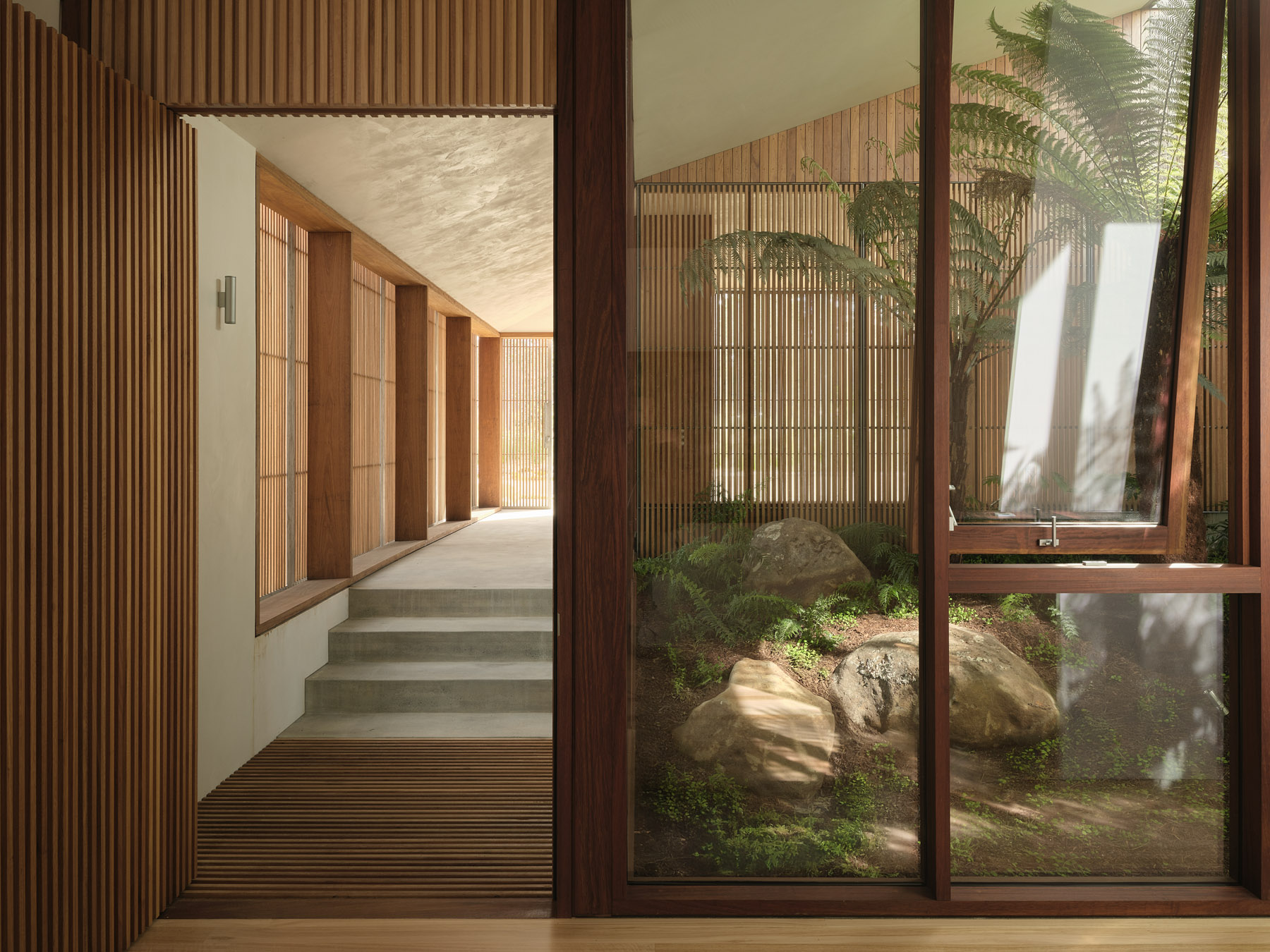 A House Between Horizons: Framing Light, Landscape, And Life Through Dual Courtyards