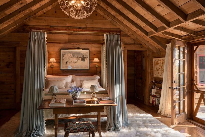 Underfoot Considerations: Material, Proportion, and Texture in Bedroom Floor Coverings