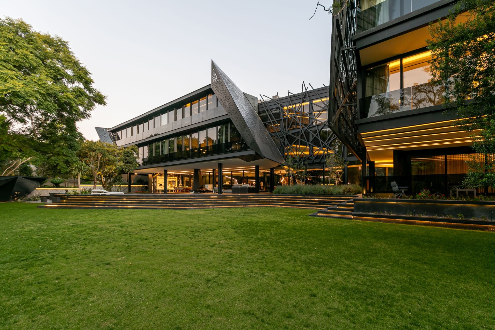 S-Residence: The Tectonic of Transparency in Johannesburg