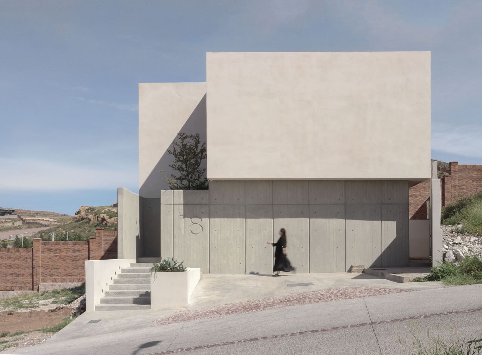 The Courtyard as Climate Engine: A Chihuahua House Rethinks Domestic Enclosure