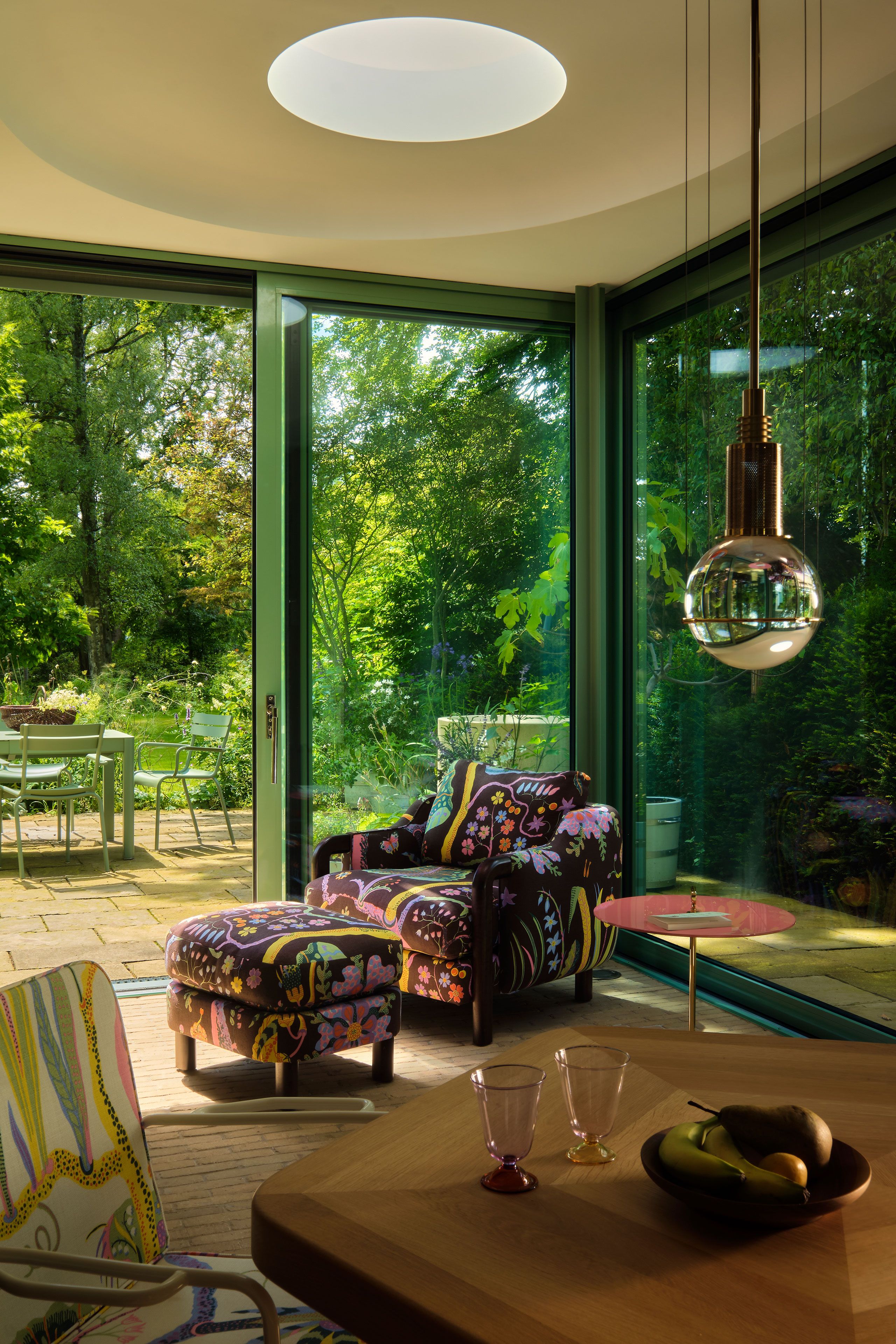 Chromatic Revival: Gisbert Pöppler Reimagines A 1920s Garden Villa In Hagen