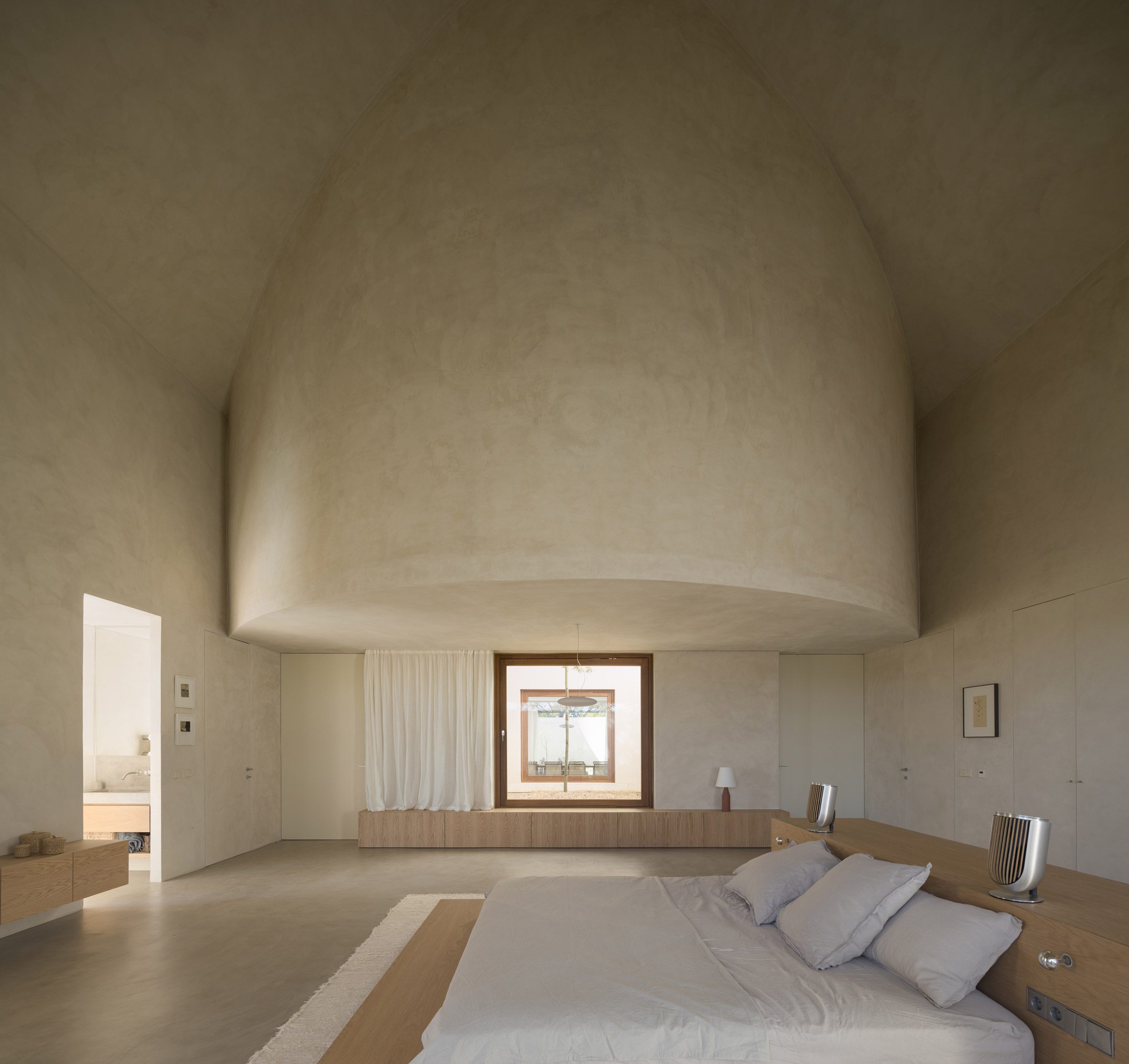 Living With Curves: Soft Geometry In Contemporary Residential Architecture