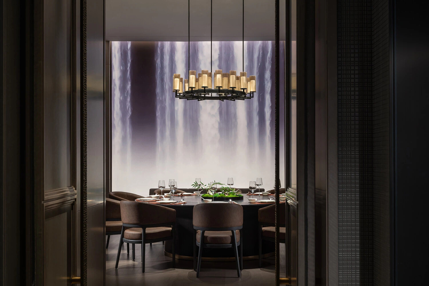 Zhonghong Wyndham Grand Hotel: A Choreography Of Light, Matter, And Memory