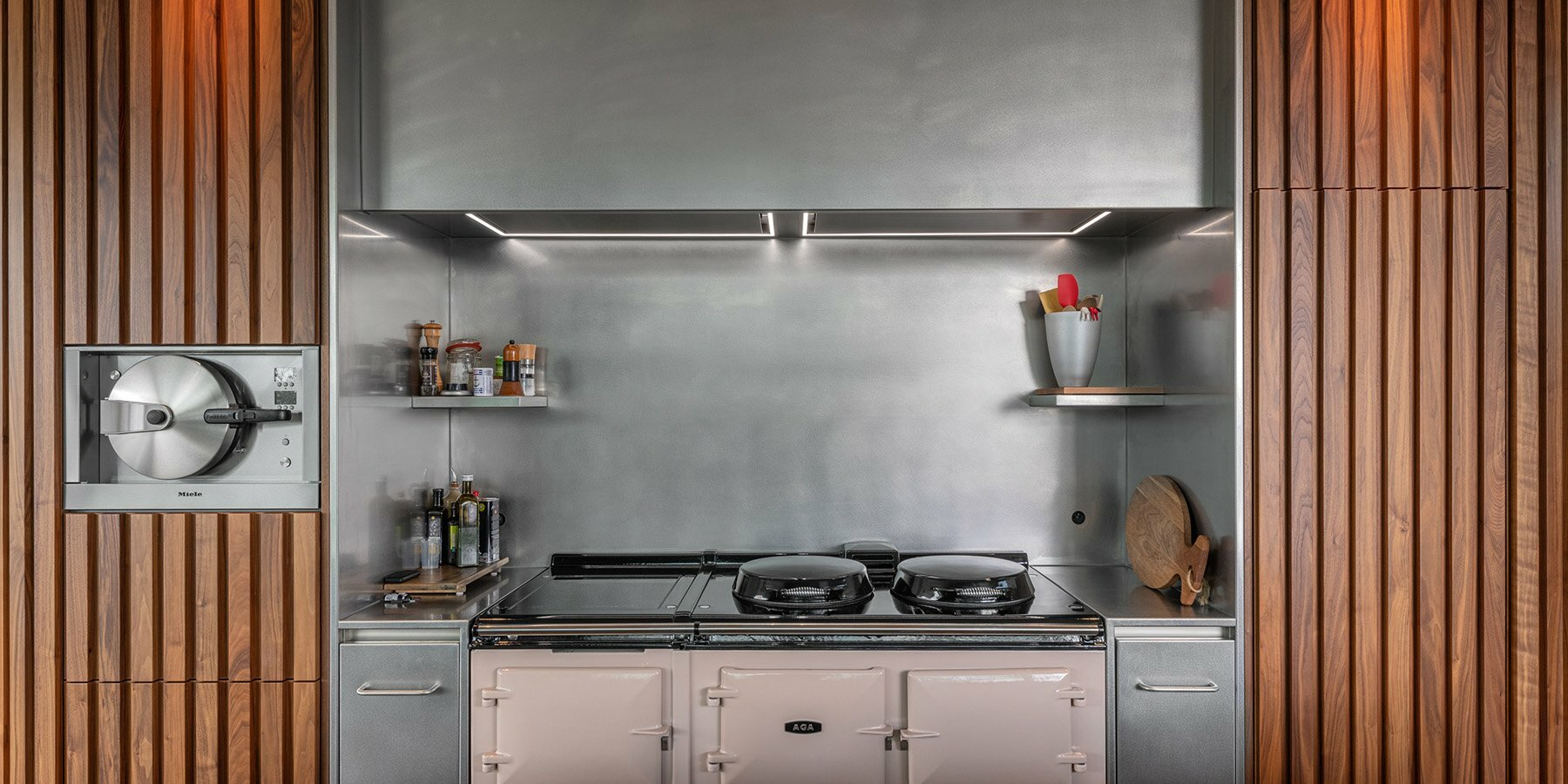 Open Living and Timeless Luxury Meet in Objekt Architecten’s Penthouse T