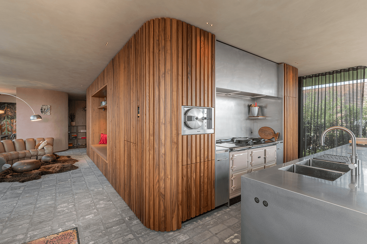 Open Living and Timeless Luxury Meet in Objekt Architecten’s Penthouse T