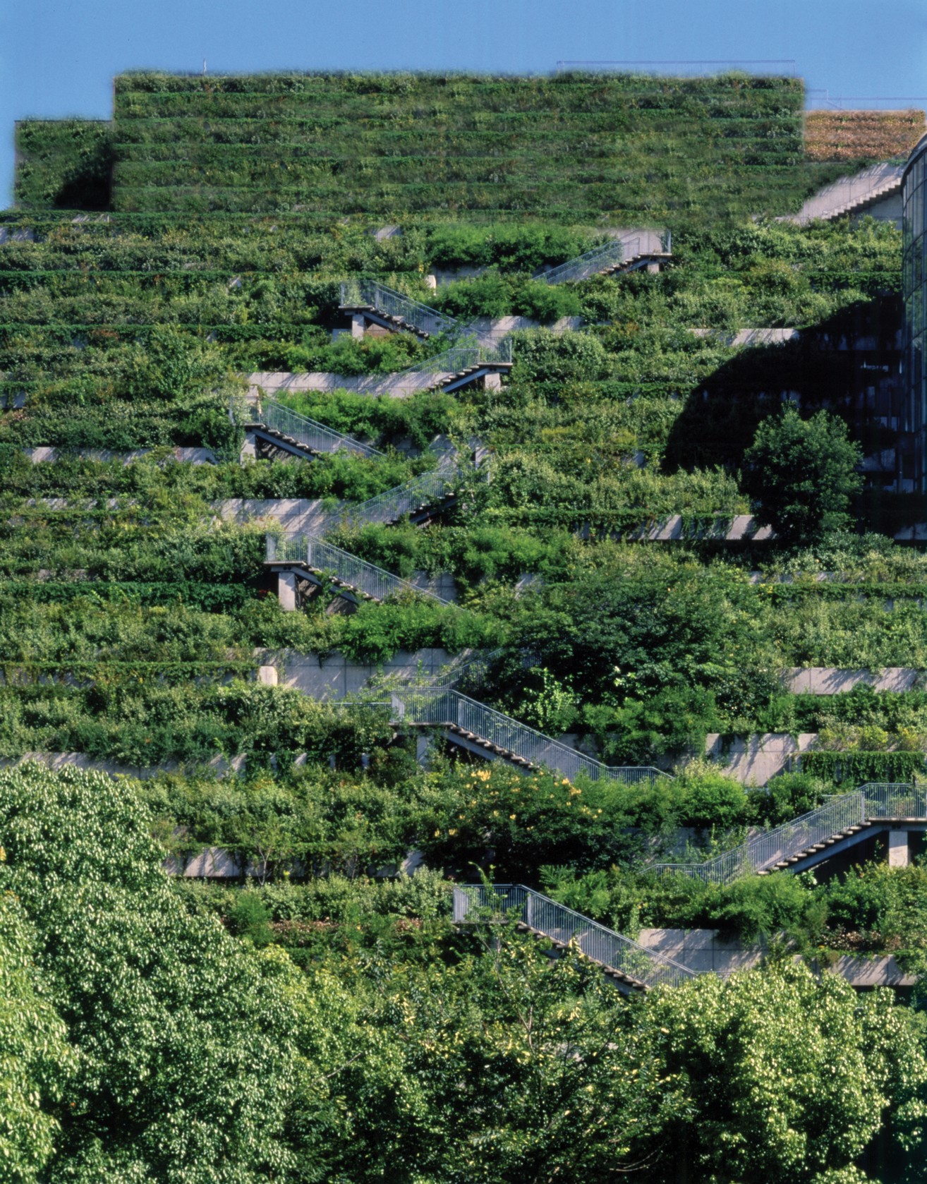 Top Picks – 9 Landscaped Roofs That Function As Public Parks